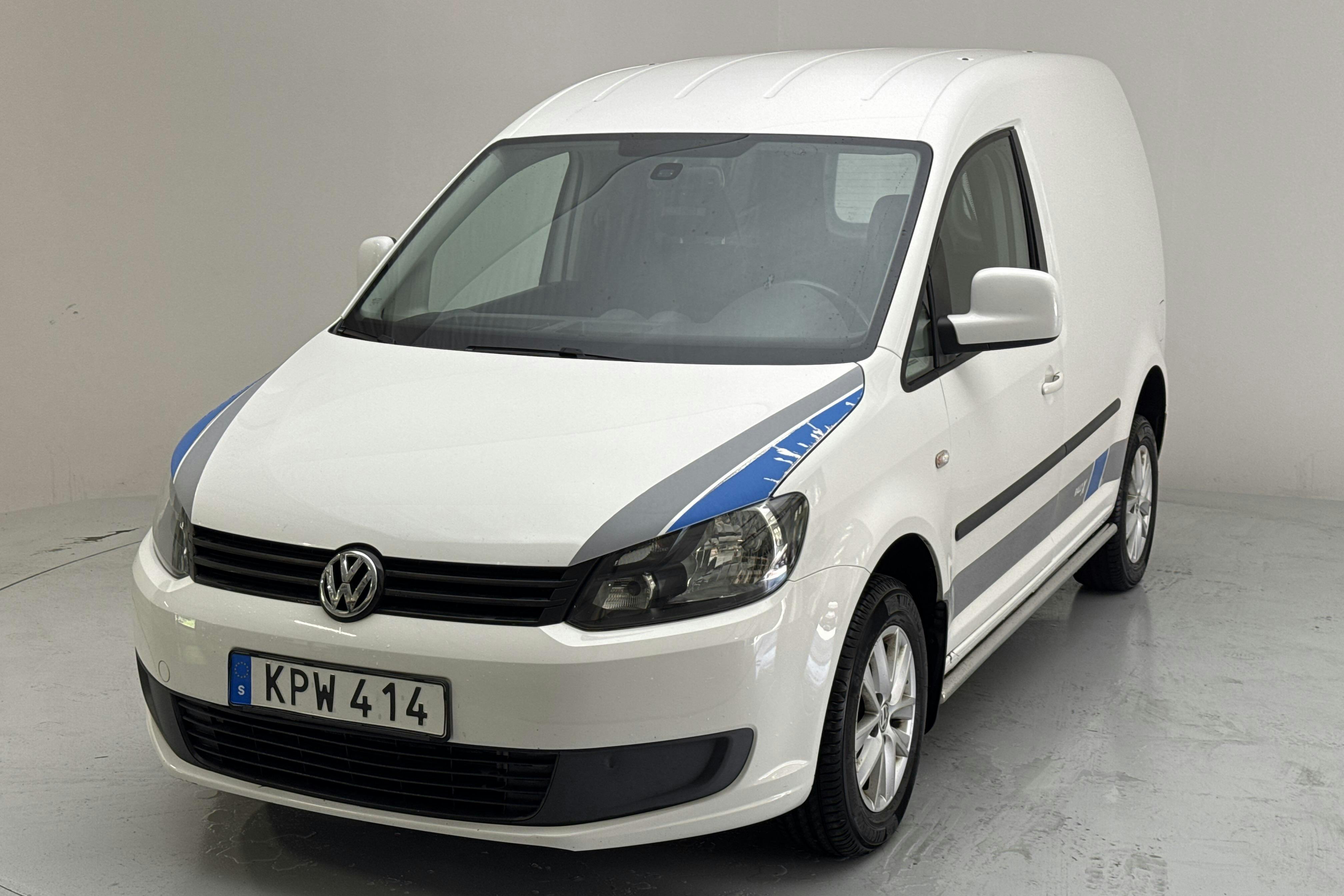 Presentationsfoto 1 av 11: VW Caddy 2.0 TDI Skåp 4-motion (110hk) - 18 005 mil - Manuell - vit - 2015
