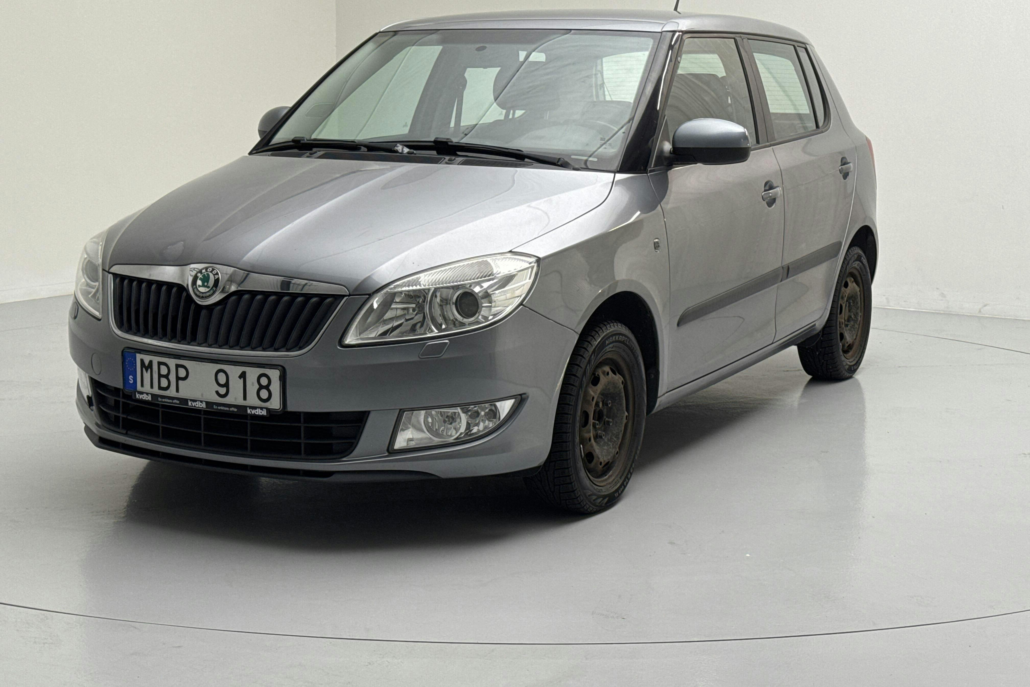 Skoda Fabia 1.2 TSI (86hk) - 9 979 mil - Manuell - grå - 2012