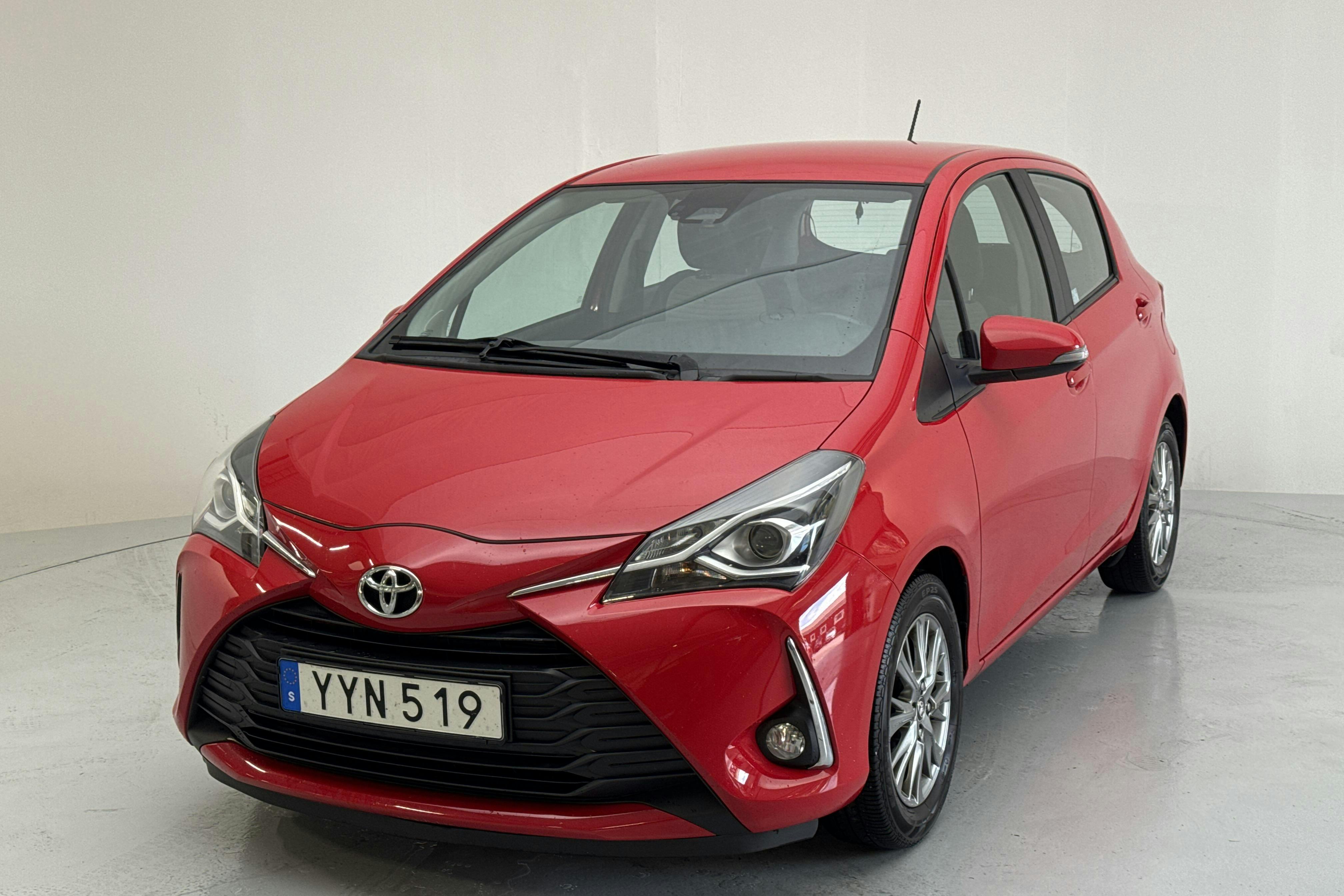 Toyota Yaris 1.5 5dr (111hk) - 8 175 mil - Automat - röd - 2017