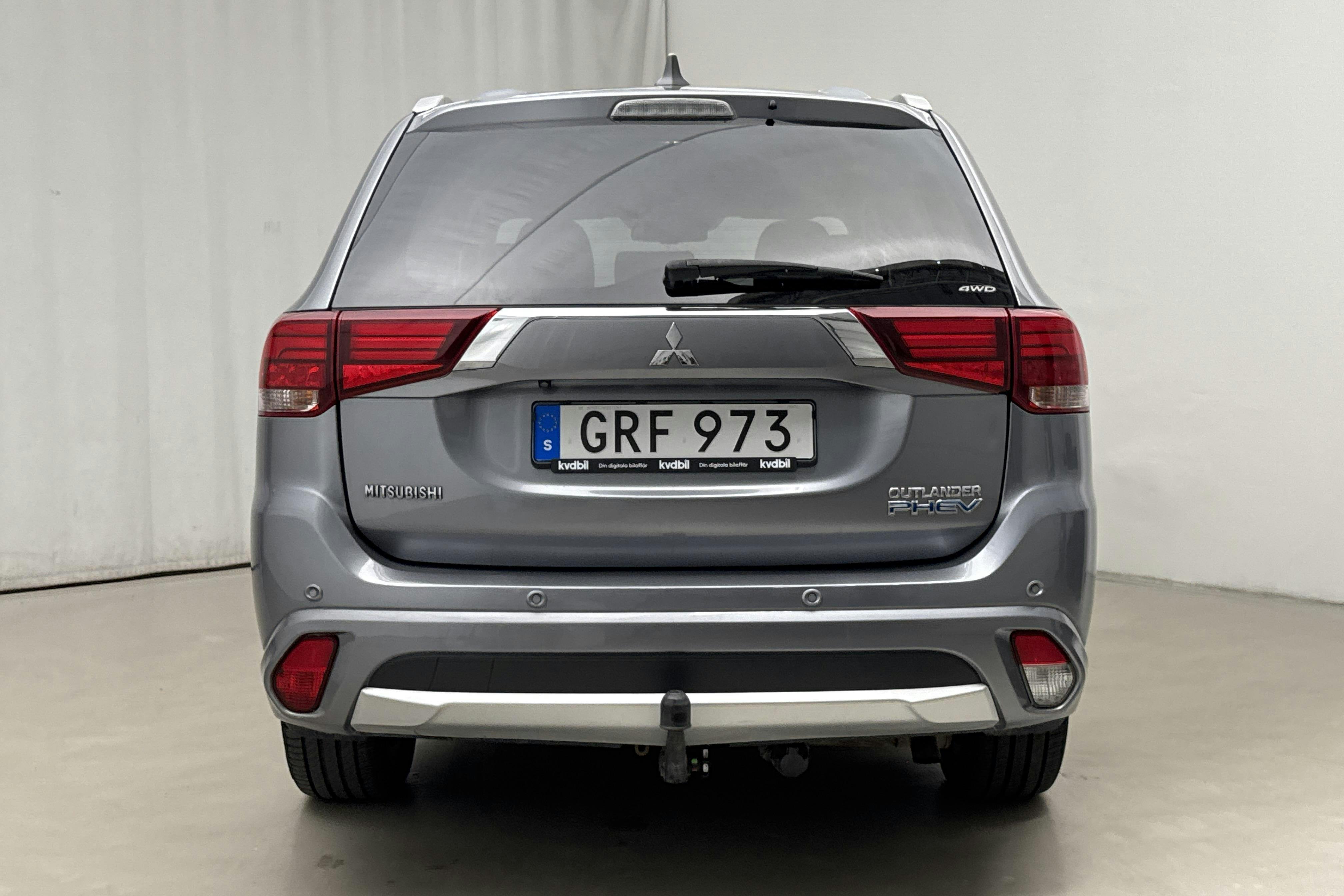 Mitsubishi Outlander 2.0 Plug-in Hybrid 4WD (121hk) - 14 477 mil - Automat - grå - 2016