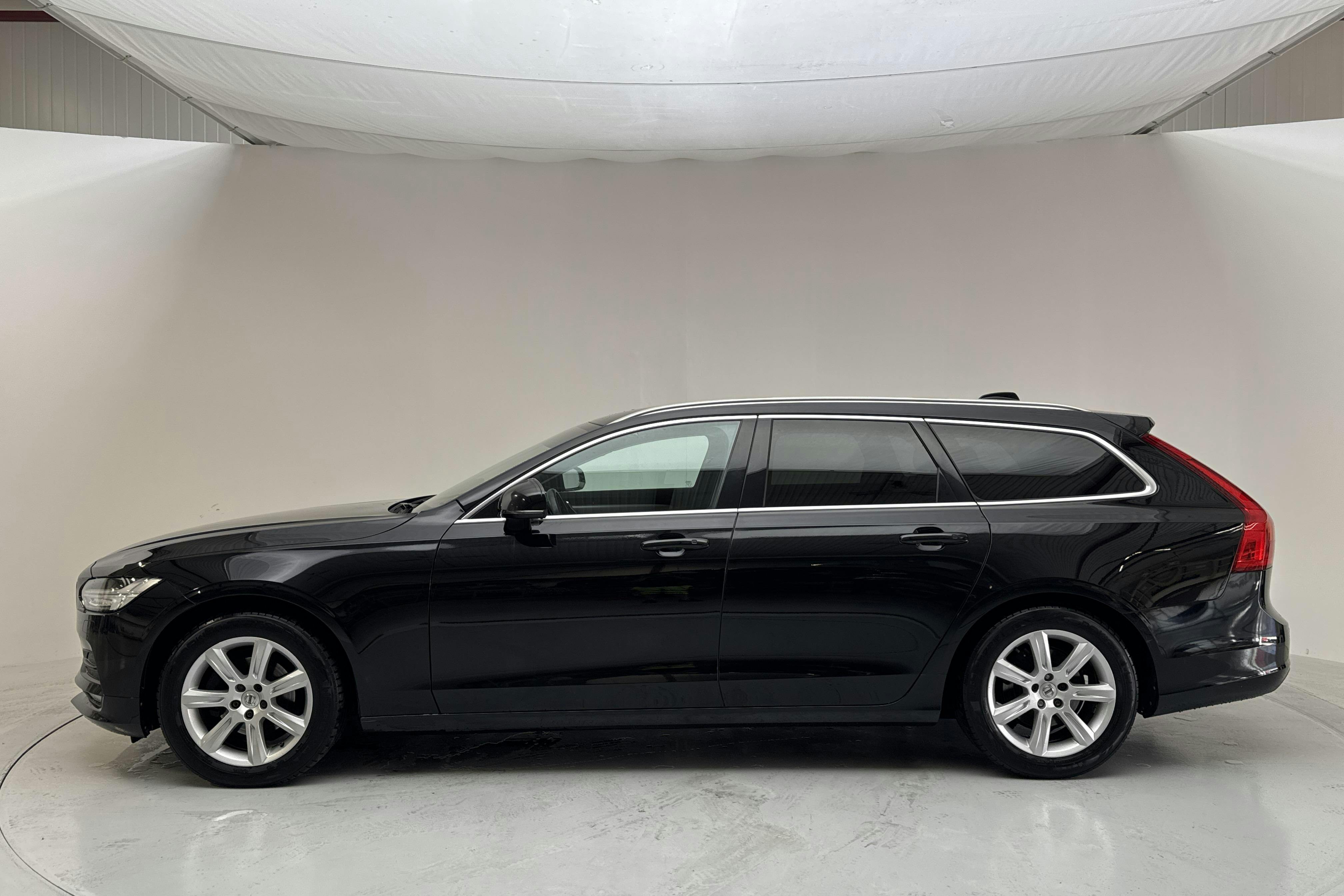Presentation photo 2 of 13: Volvo V90 D3 (150hk) - 166 350 km - Manual - black - 2018
