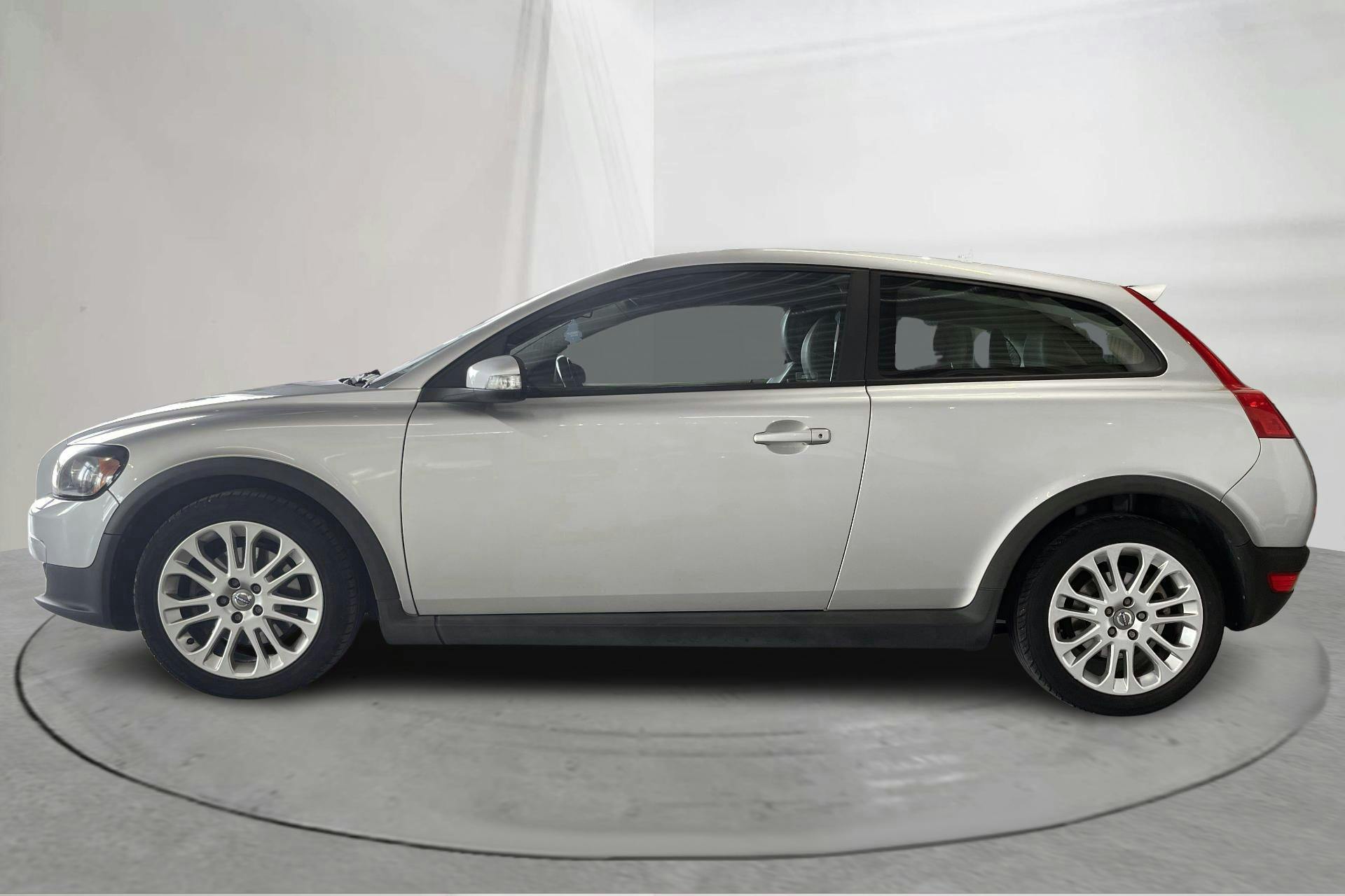 Presentationsfoto 2 av 13: Volvo C30 2.4 (170hk) - 11 829 mil - Manuell - Light Grey - 2007