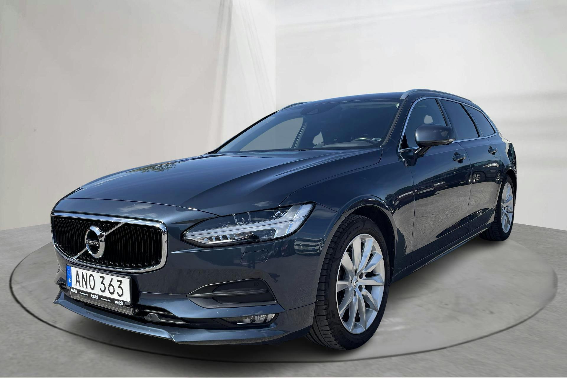 Volvo V90 D4 (190hk) - 8 572 mil - Automat - Dark Blue - 2019