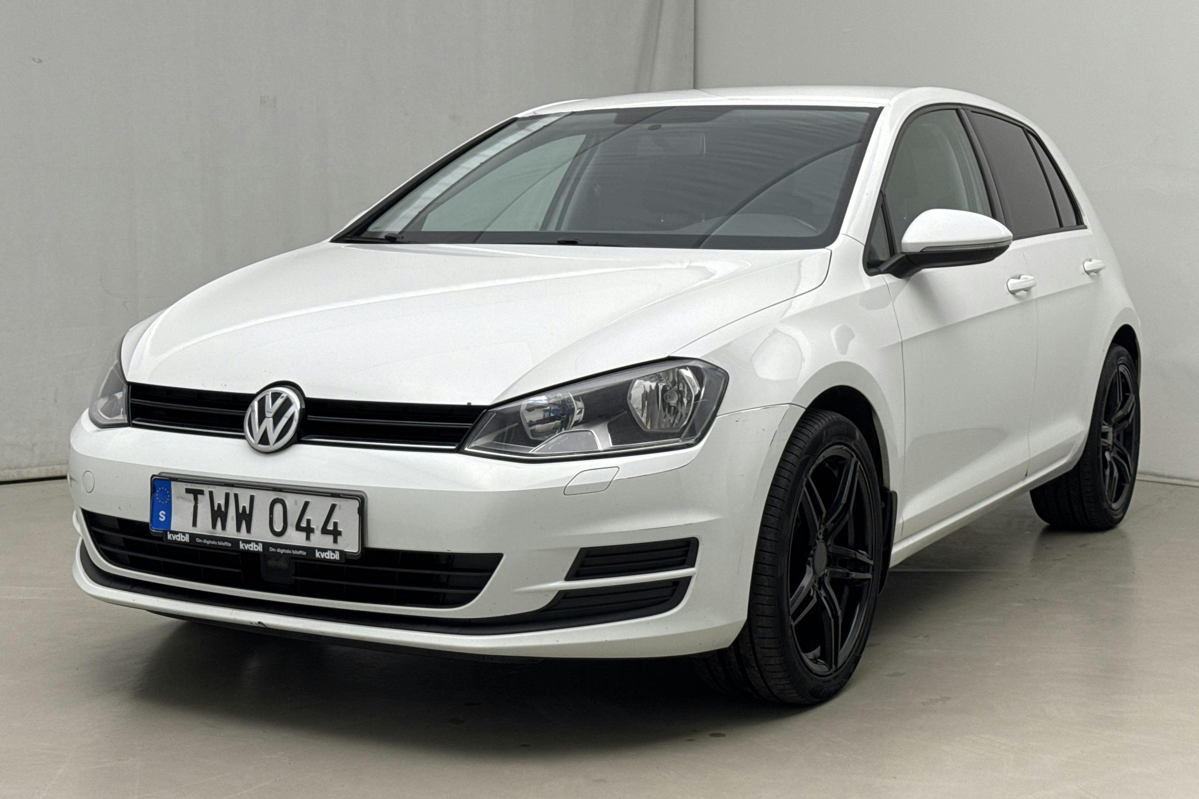 VW Golf VII 1.2 TSI 5dr (105hk) - 17 158 mil - Manuell - vit - 2015