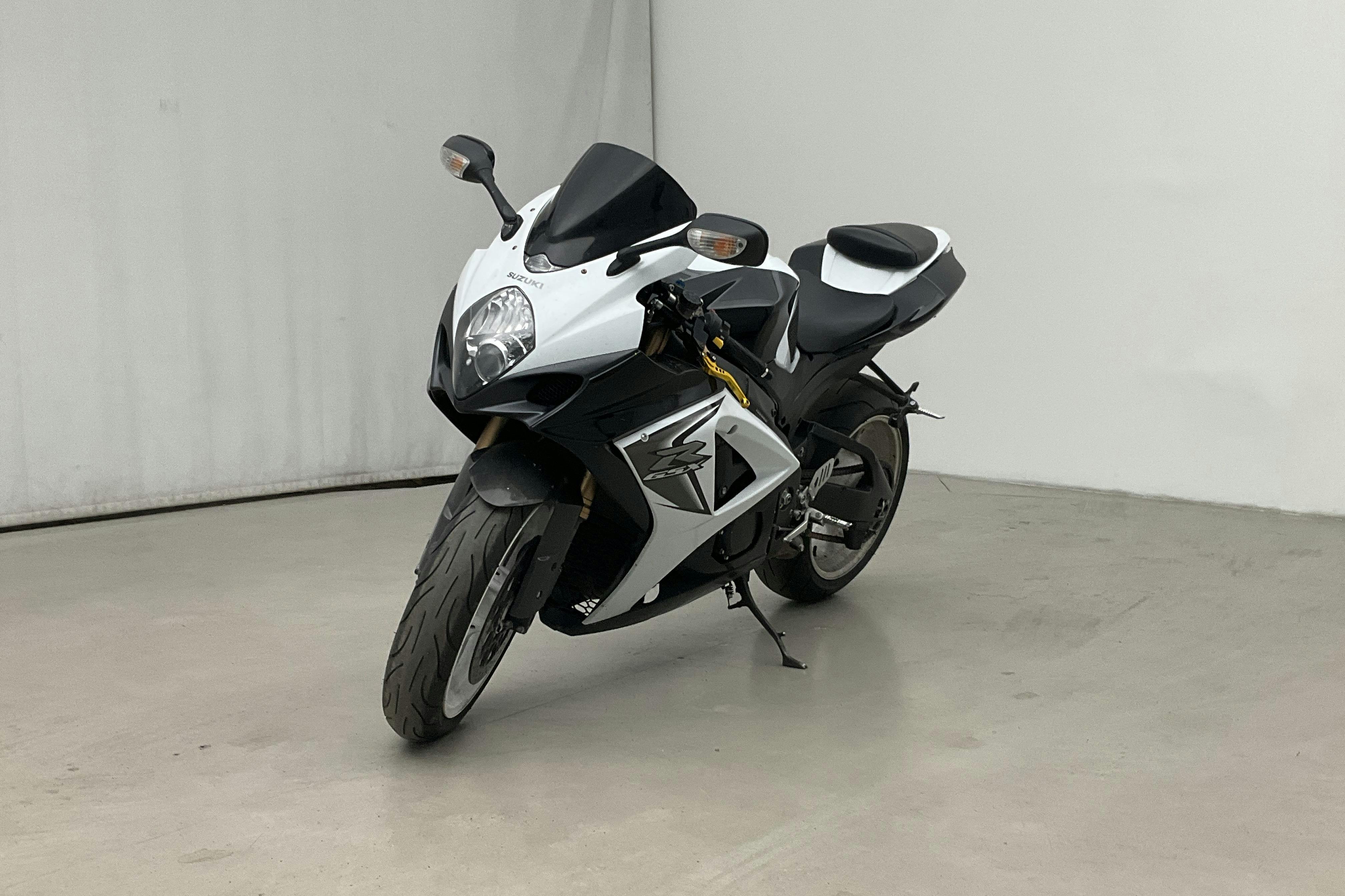 SUZUKI GSXR 1000 K8 Motorcykel - 4 431 mil - Manuell - 2008