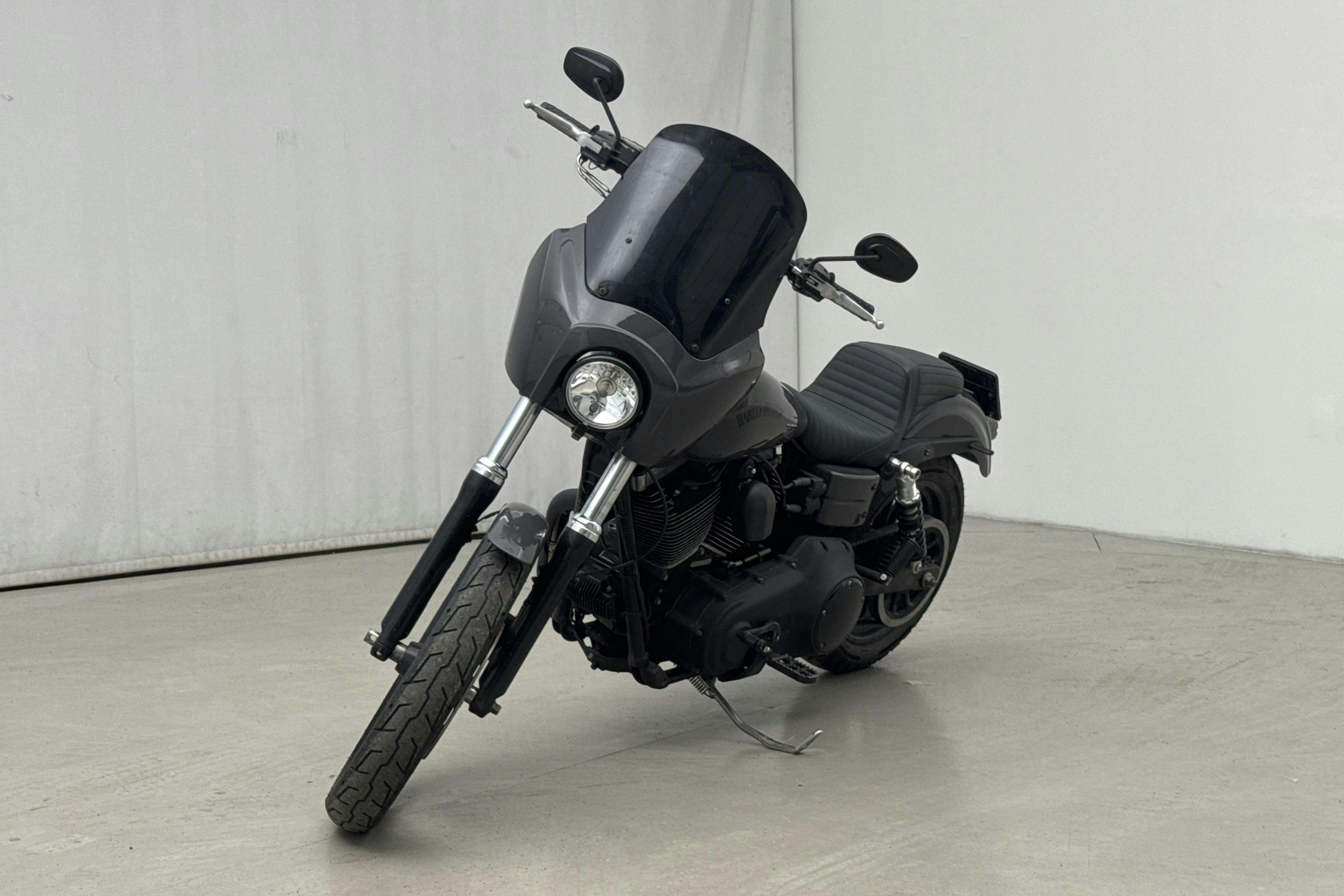 HARLEY-DAVIDSON FXDB FXDB Street Bob Motorcykel - 4 063 mil - Manuell - svart - 2007