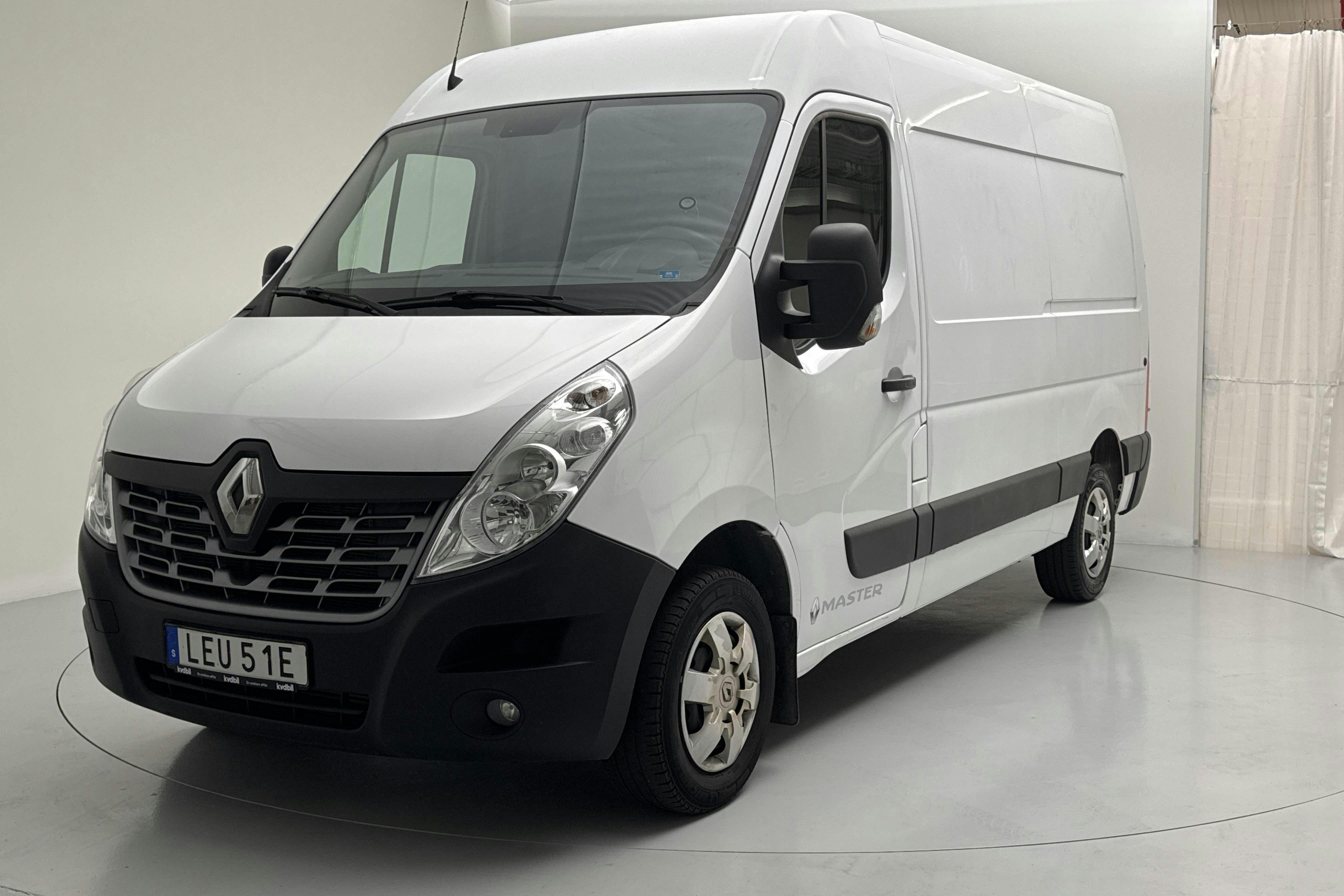 Presentation photo 1 of 12: Renault Master 2.3 dCi FAP 2WD (130hk) - 108 840 km - Manual - white - 2019