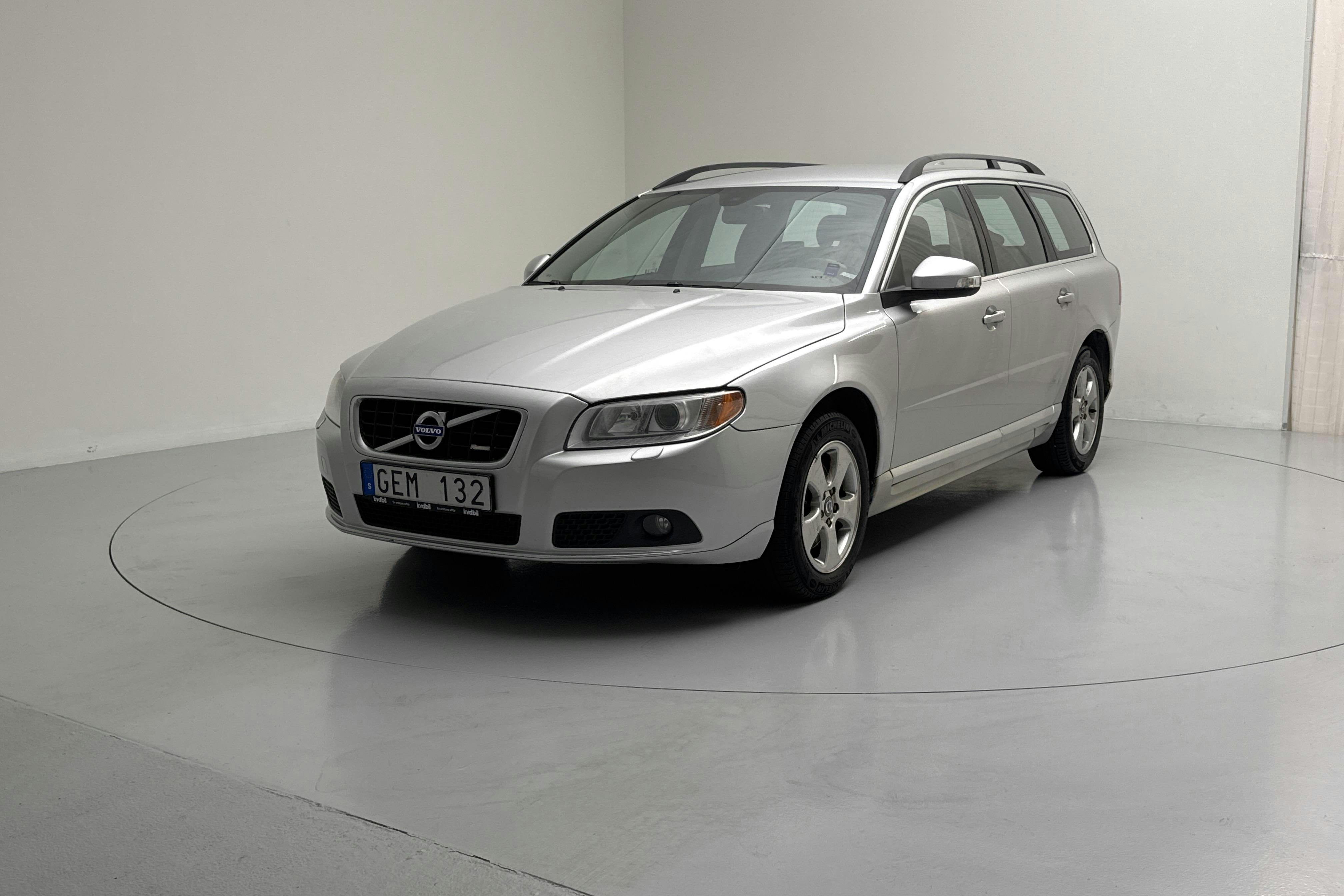 Volvo V70 II 2.4D (175hk) - 27 385 mil - Manuell - Light Grey - 2010
