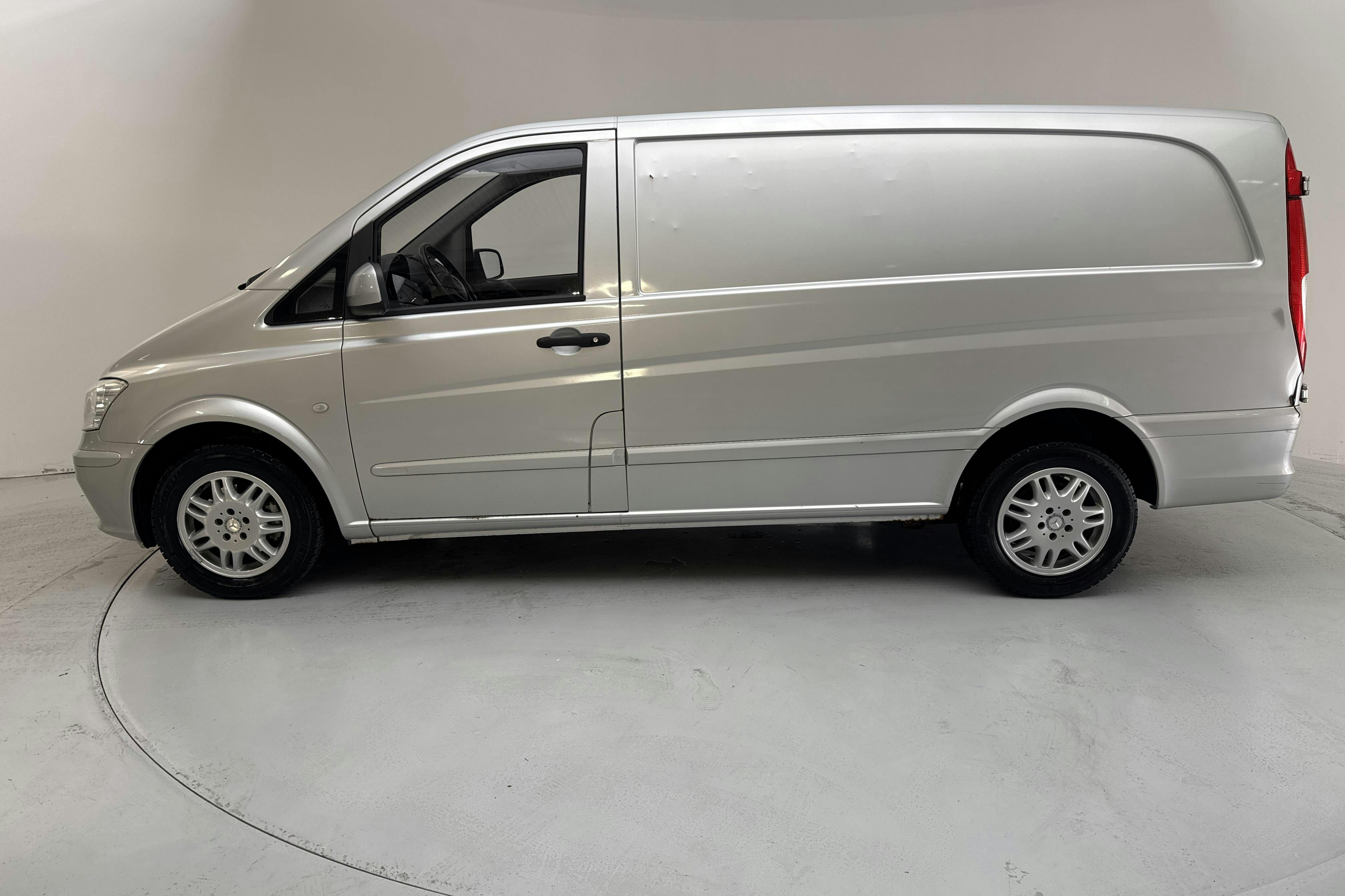 Presentation photo 2 of 11: Mercedes Vito 116 CDI W639 (163hk) - 235 130 km - Automatic - silver - 2011