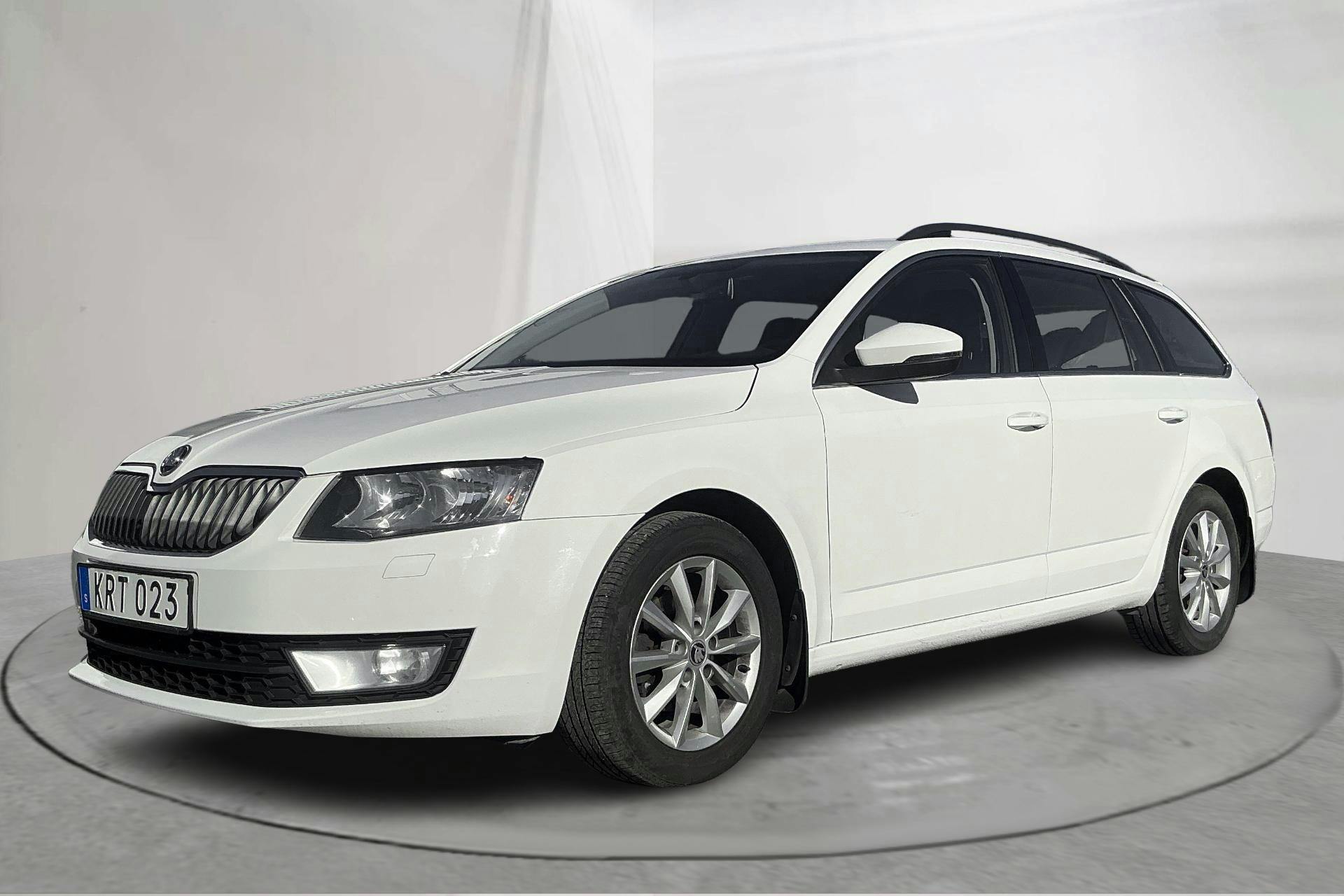 Skoda Octavia III 1.6 TDI CR Combi 4X4 (105hk) - 17 890 mil - Manuell - vit - 2015