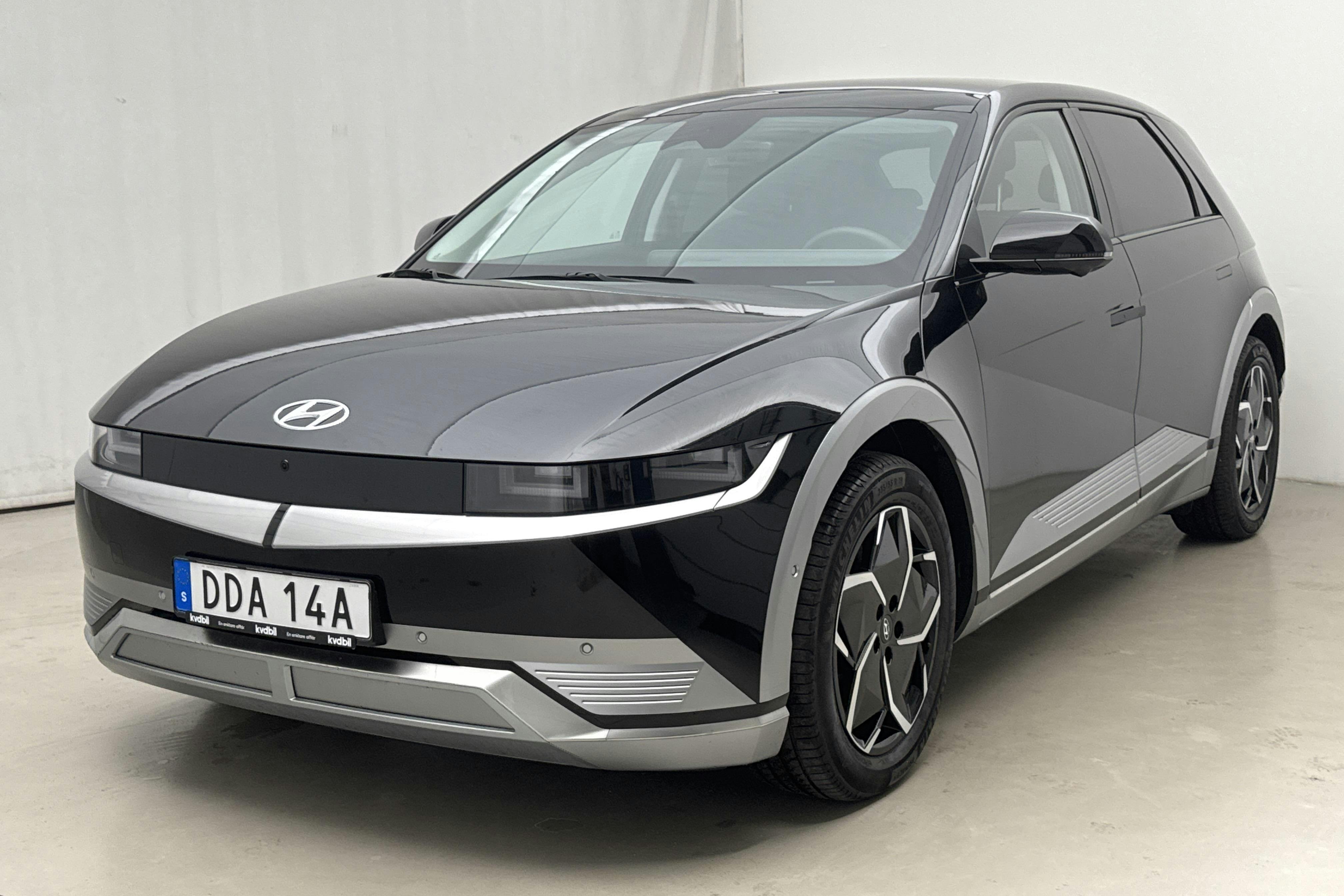 Hyundai IONIQ 5 77 kWh AWD (325hk) - 7 mil - Automat - svart - 2024