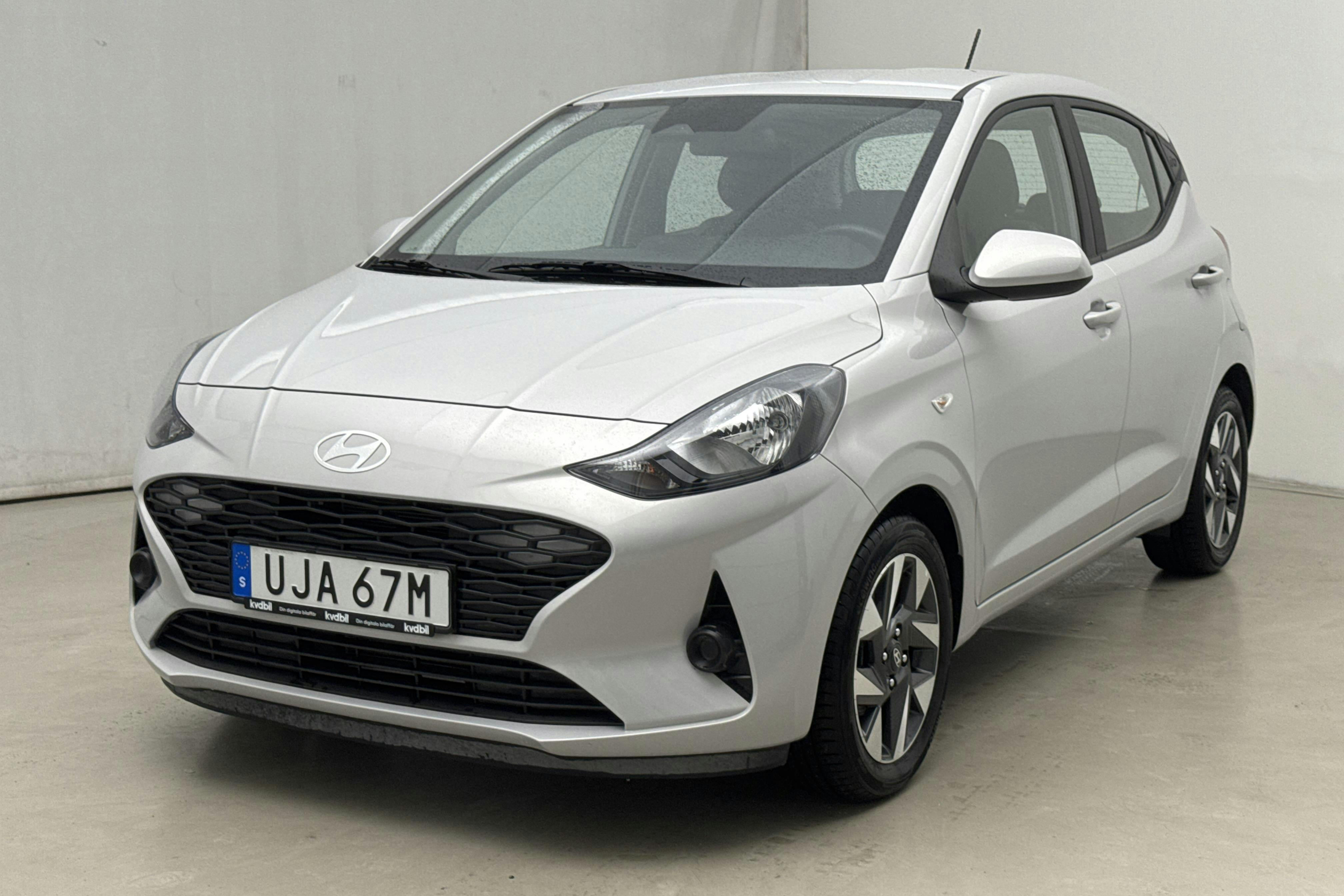 Hyundai i10 1.0 MPi (67hk) - 4 240 km - Manual - gray - 2024