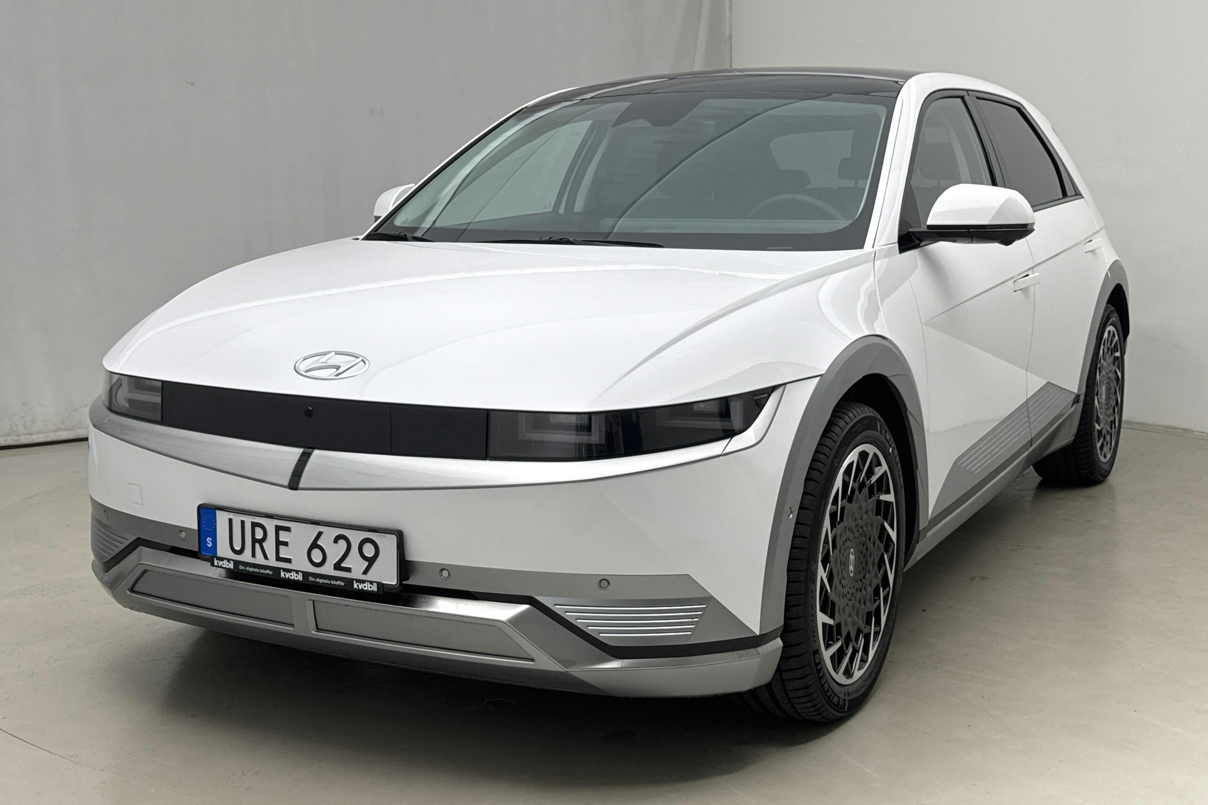 Hyundai IONIQ 5 77 kWh RWD (228hk) - 70 km - Automatic - white - 2024
