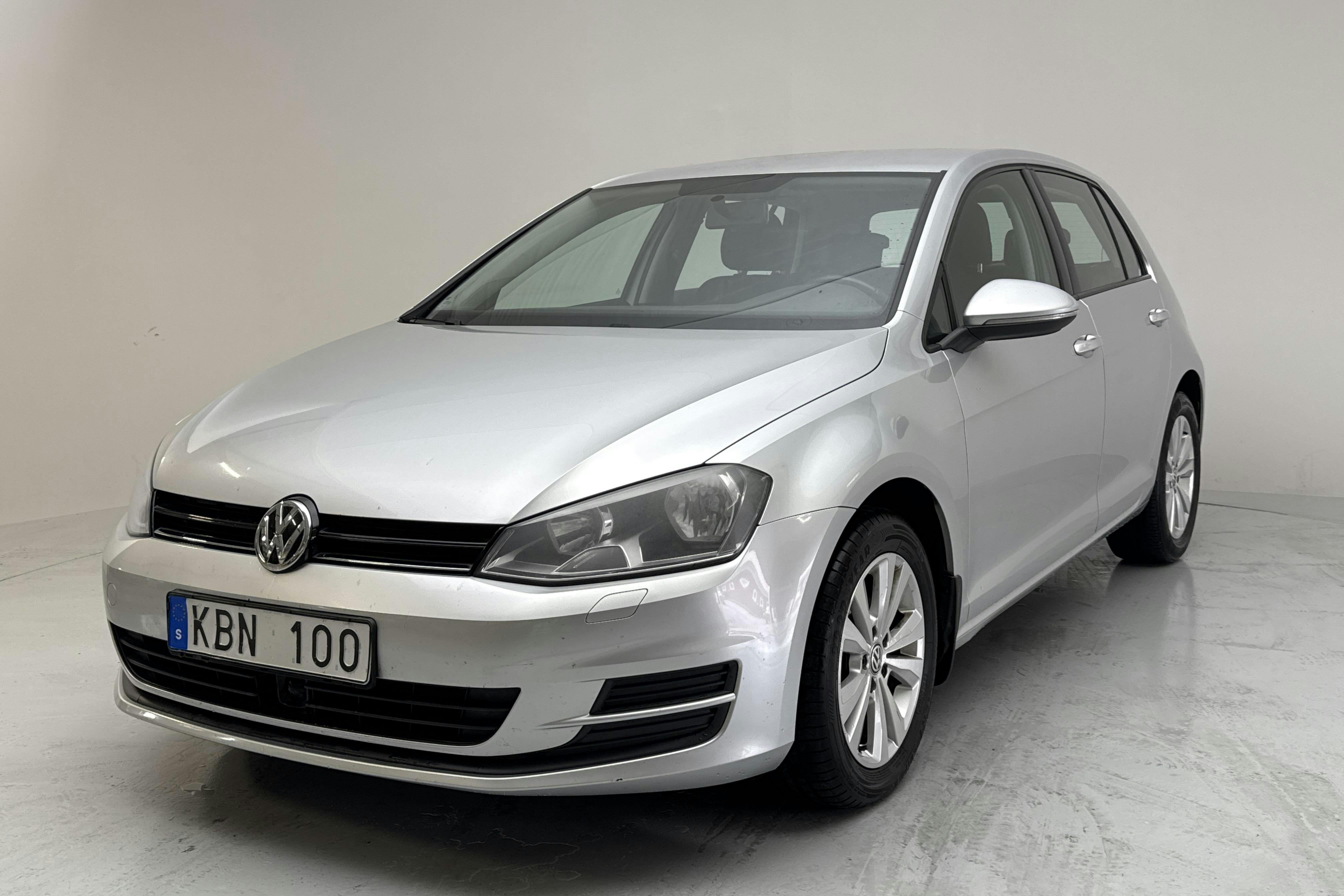 Presentation photo 1 of 12: VW Golf VII 1.2 TSI 5dr (105hk) - 139 940 km - Manual - silver - 2013