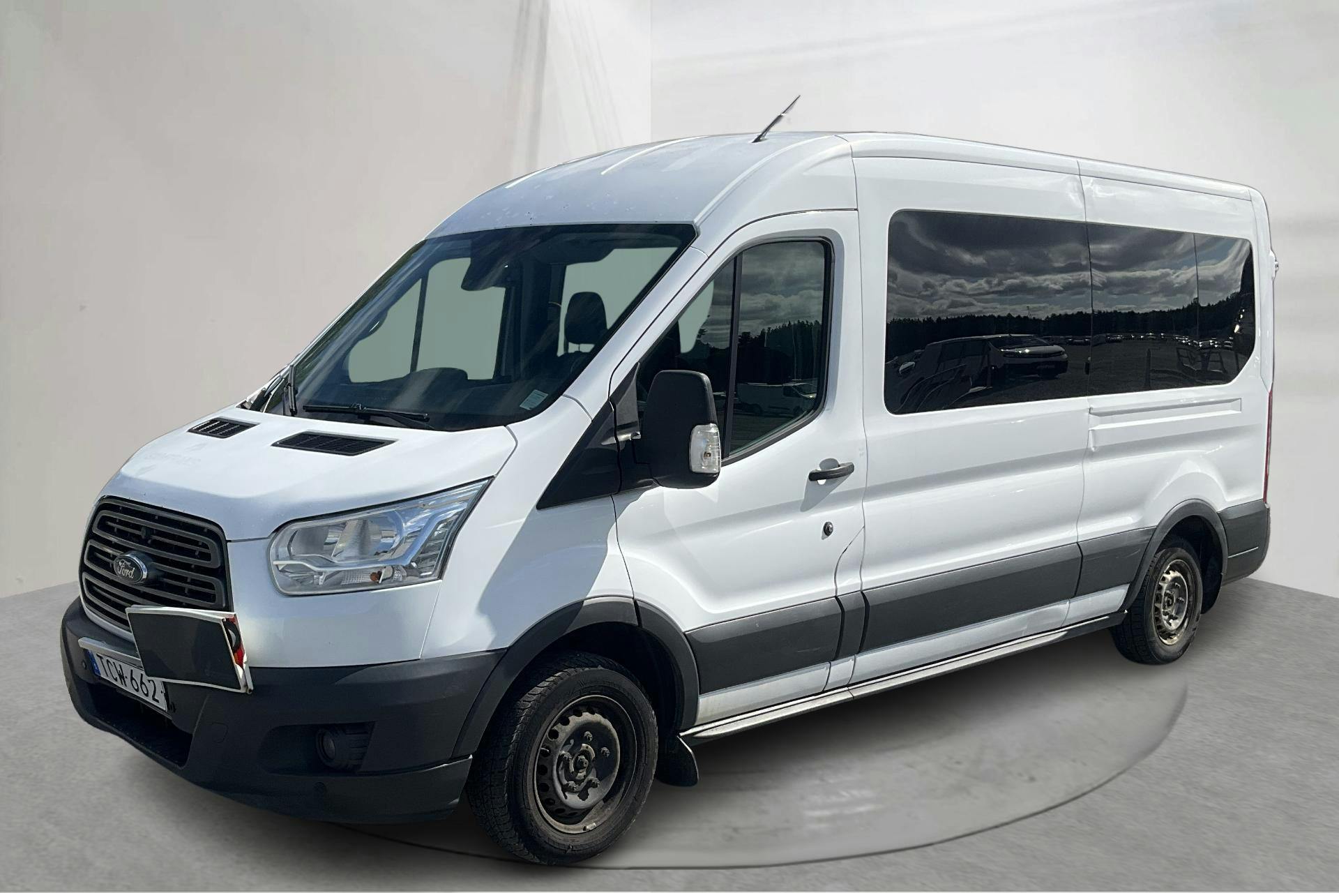 Ford Transit 310 2.0 TDCi 2WD Buss (130hk) - 489 690 km - Manual - white - 2017