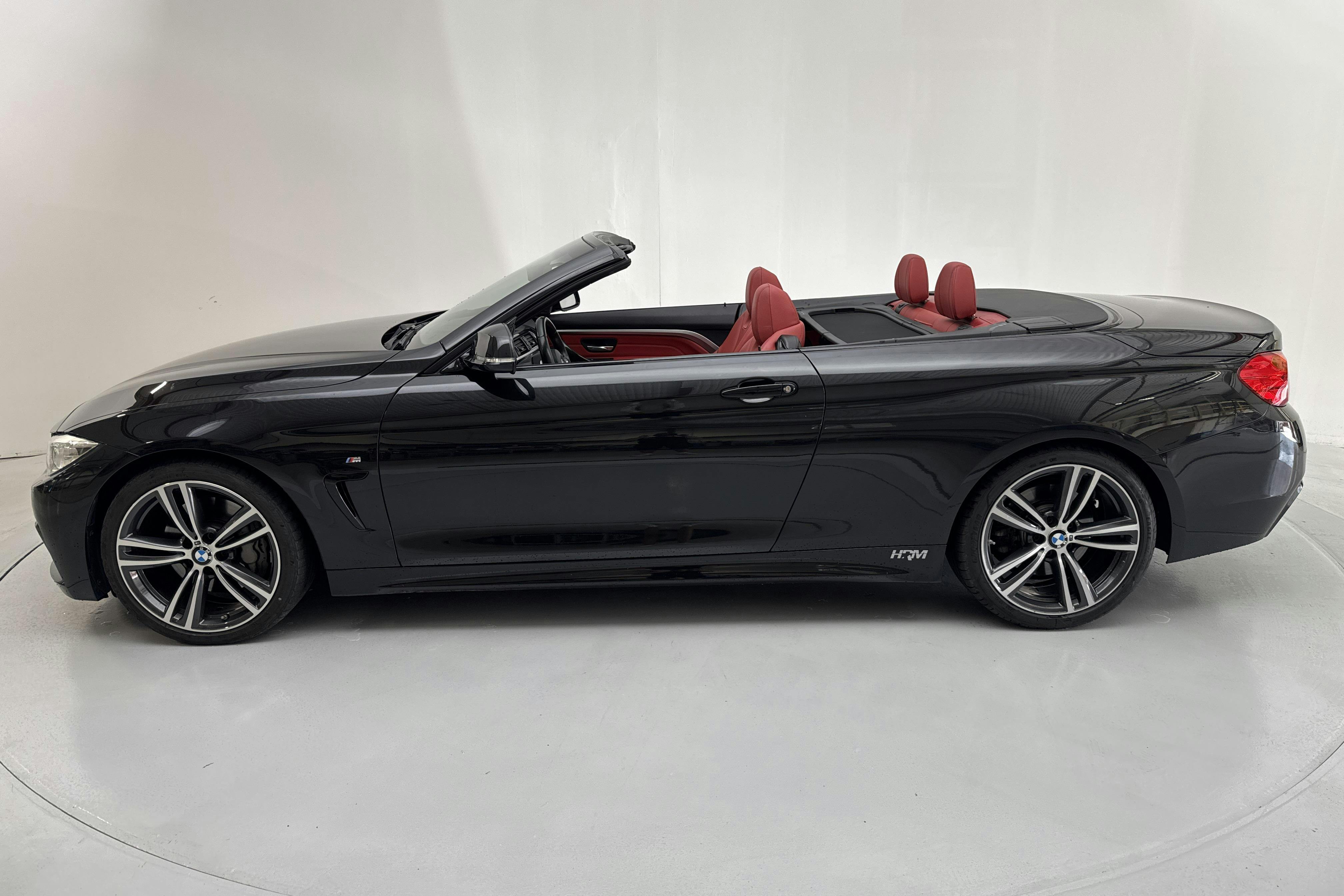Presentationsfoto 2 av 15: BMW 440i Cabriolet, F33 (326hk) - 6 708 mil - Automat - svart - 2017