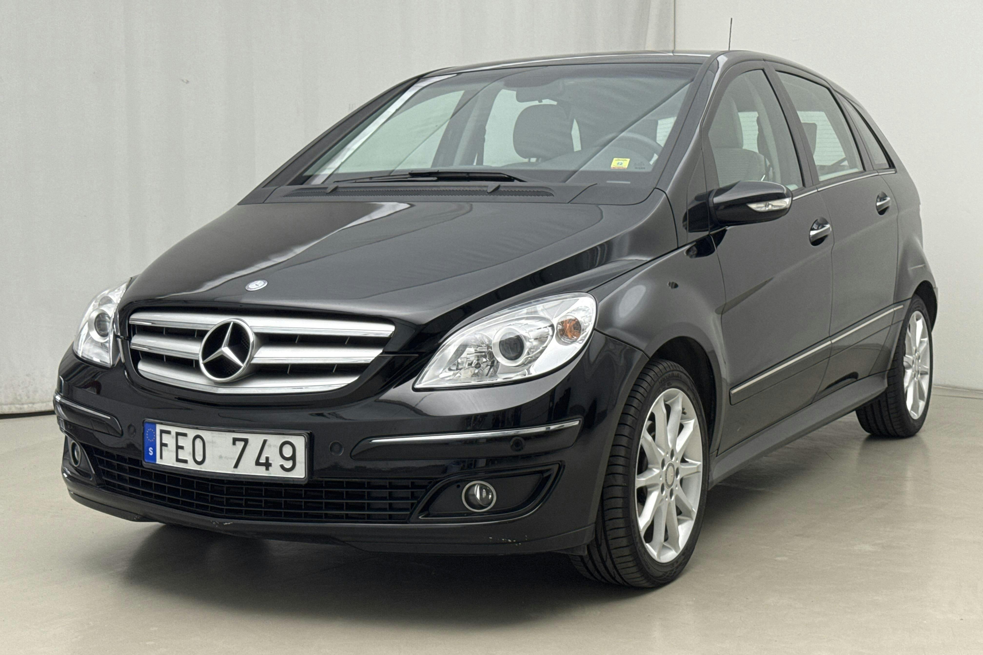 Mercedes B 180 CDI (109hk) - 5 077 mil - Automat - svart - 2008