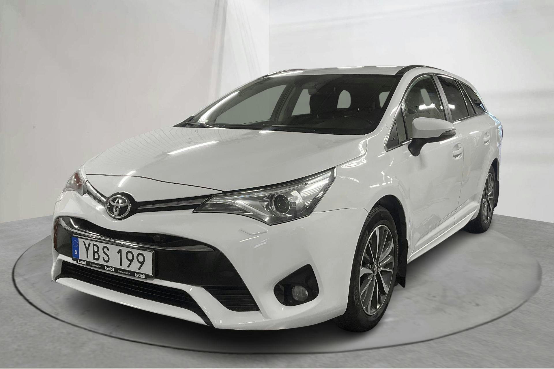 Toyota Avensis 1.8 Touring Sports (147hk) - 17 824 mil - Automat - vit - 2016
