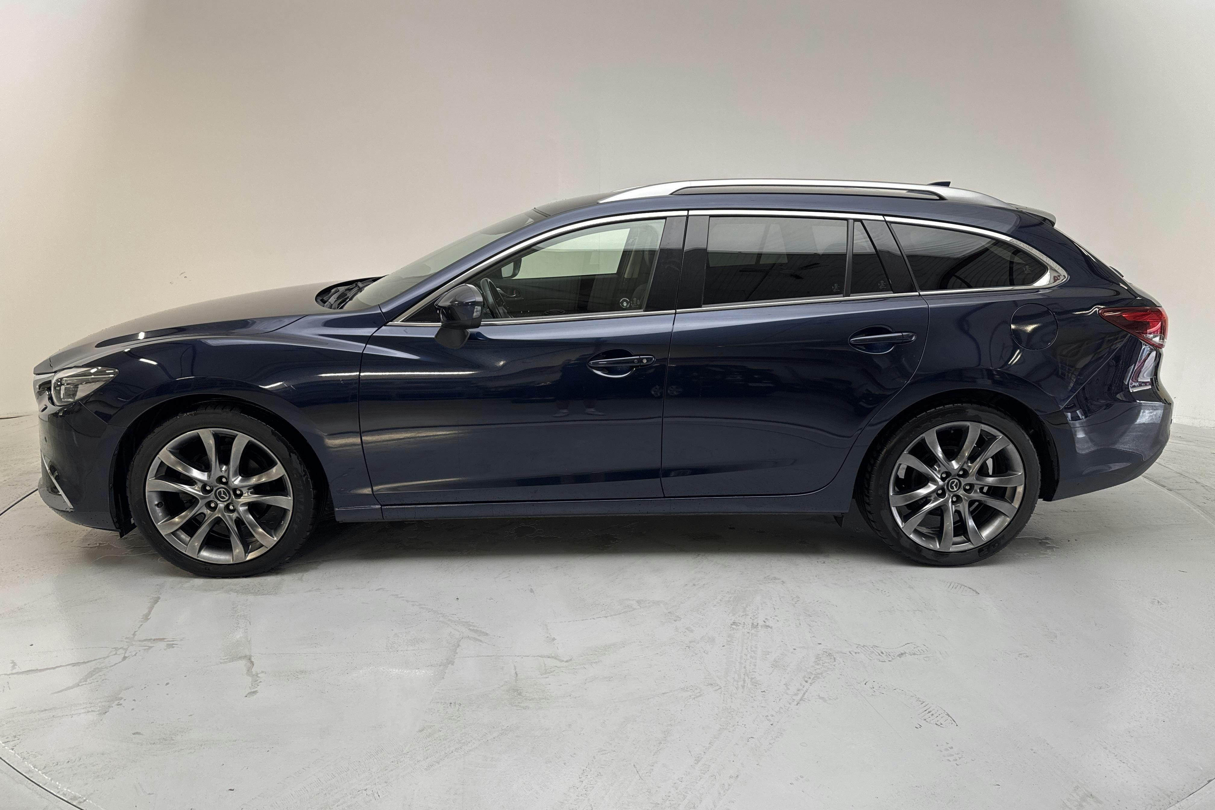 Presentation photo 2 of 14: Mazda 6 2.2 DE Kombi AWD (175hk) - 110 440 km - Automatic - blue - 2016