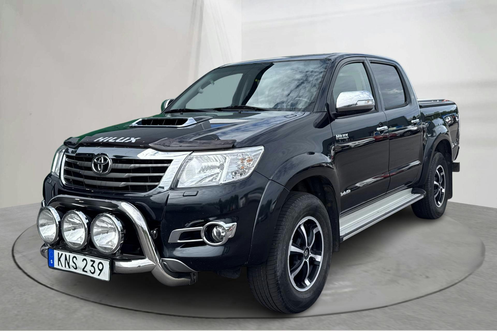 Toyota Hilux 3.0 D-4D 4WD (171hk) - 810 km - Automatic - black - 2015