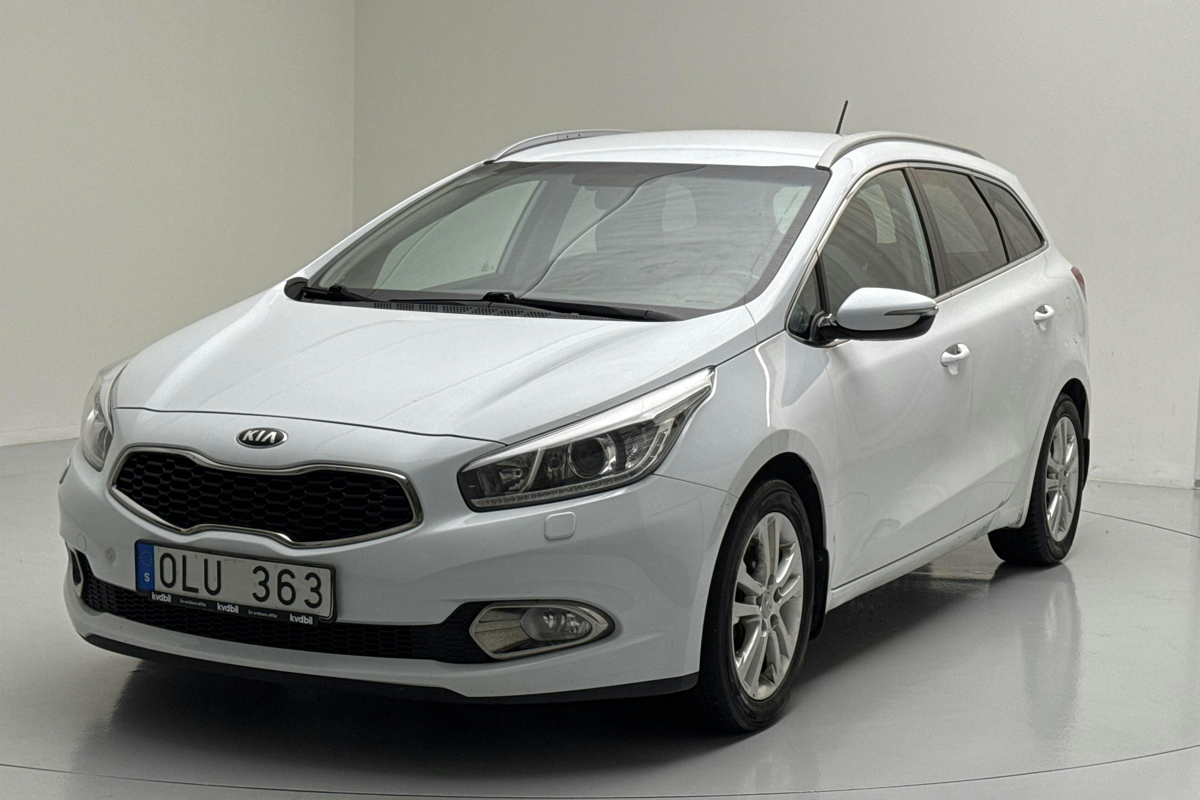 KIA Cee'd 1.6 CRDi SW (128hk) - 161 220 km - Käsitsi - valge - 2014