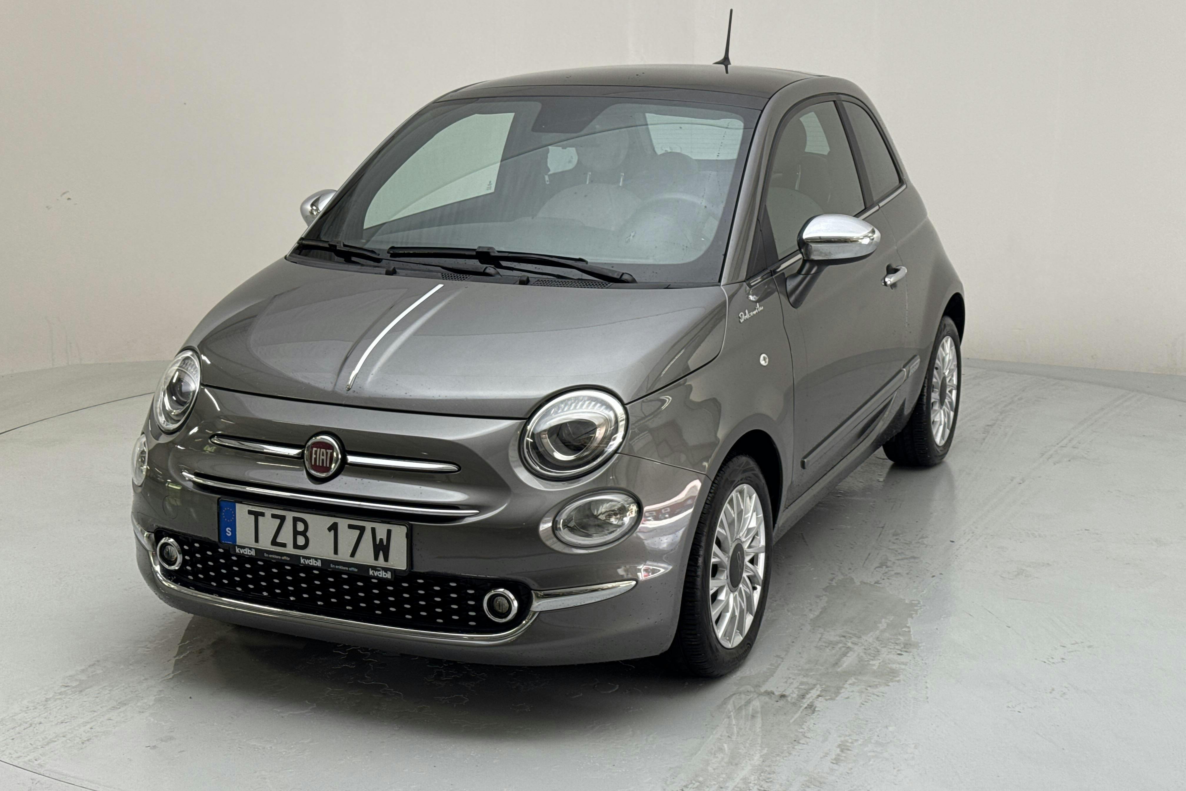Fiat 500 Hybrid (70hk) - 4 304 mil - Manuell - grå - 2022