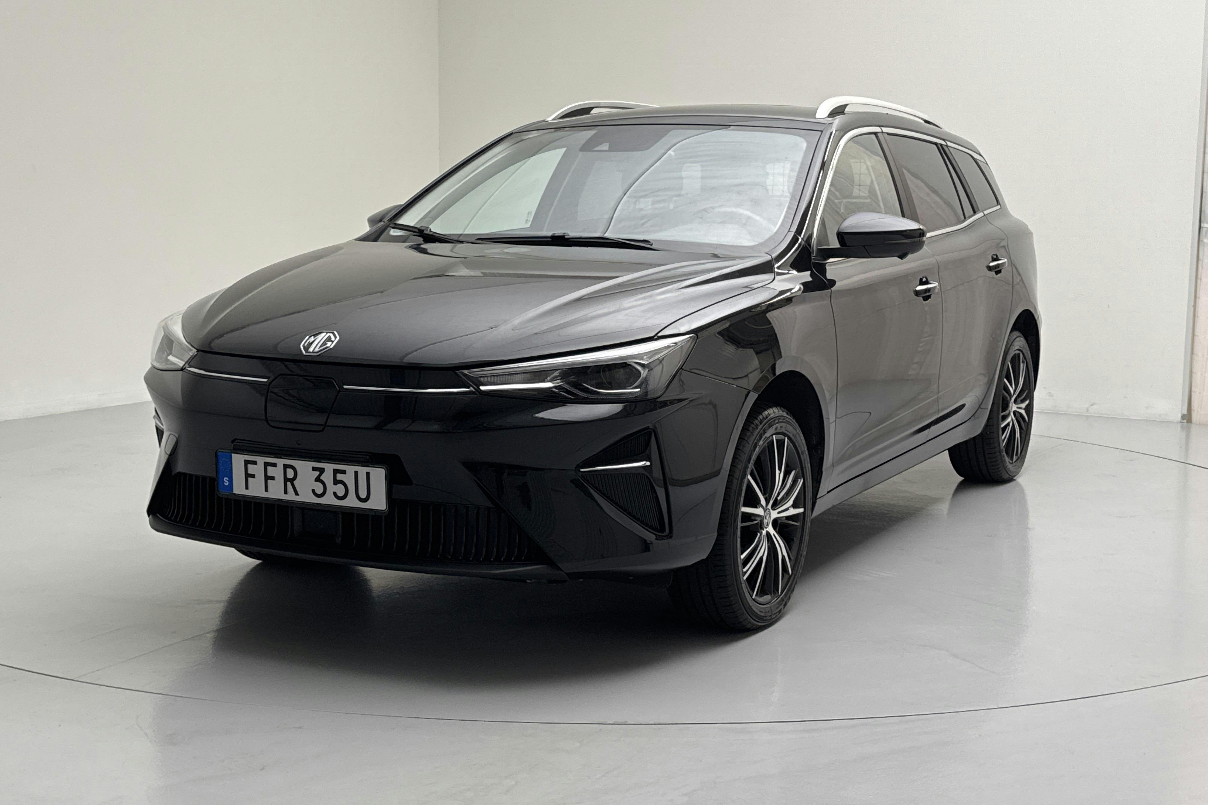 MG MG5 Long Range 61kWh (156hk) - 71 950 km - Automatic - black - 2023