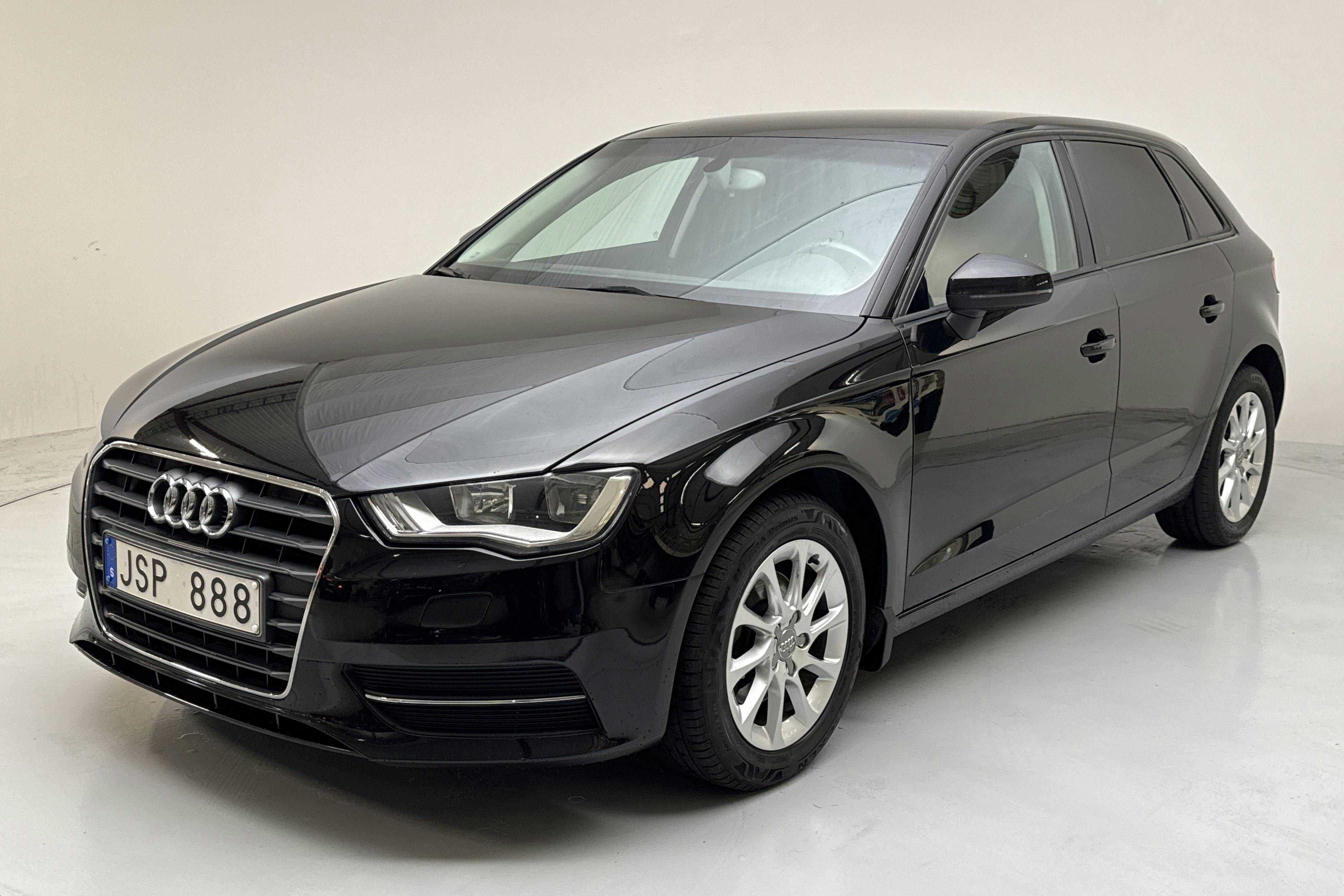 Audi A3 1.2 TFSI Sportback (105hk) - 15 997 mil - Manuell - svart - 2014