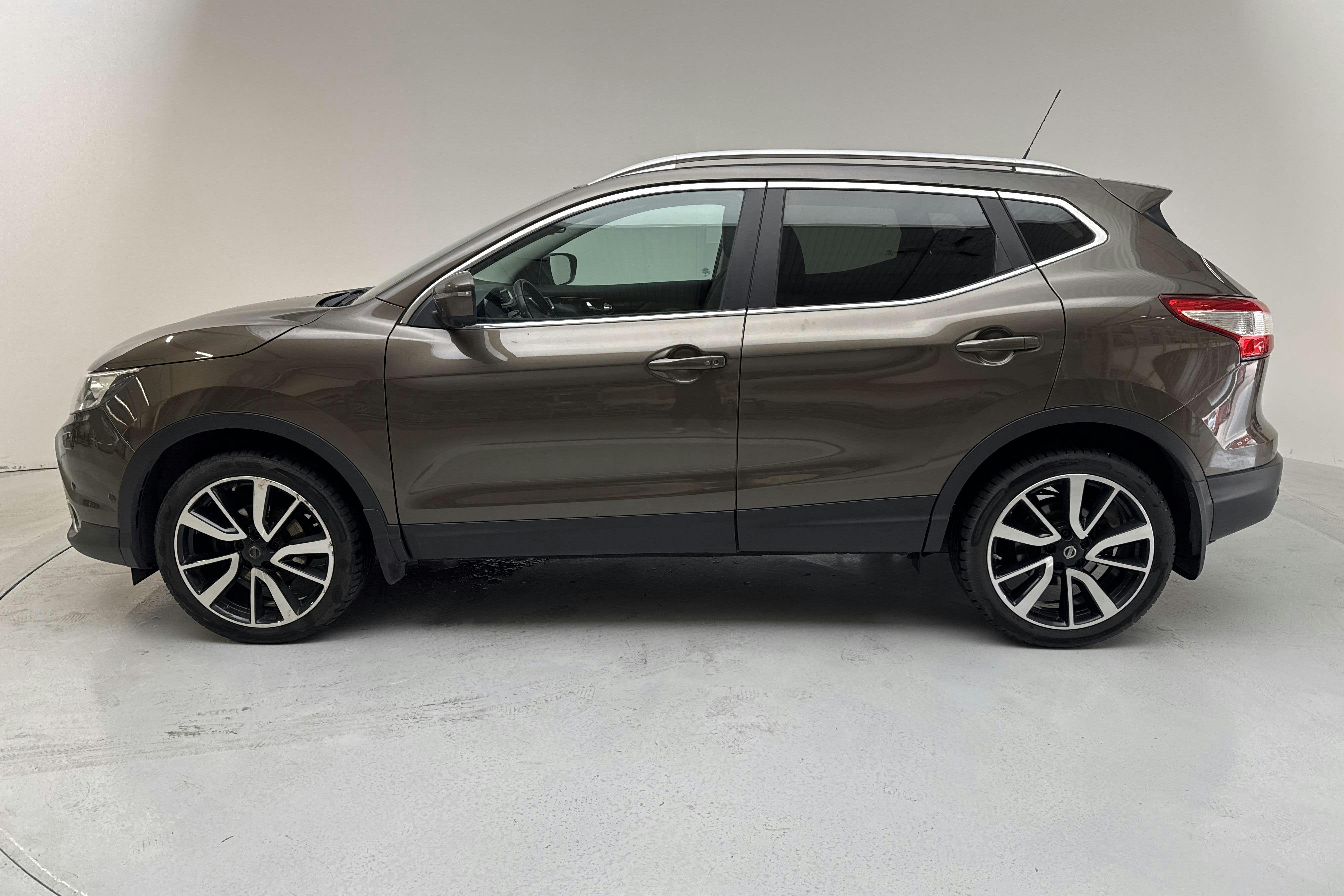 Presentation photo 2 of 15: Nissan Qashqai 1.2 (115hk) - 134 460 km - Manual - brown - 2016