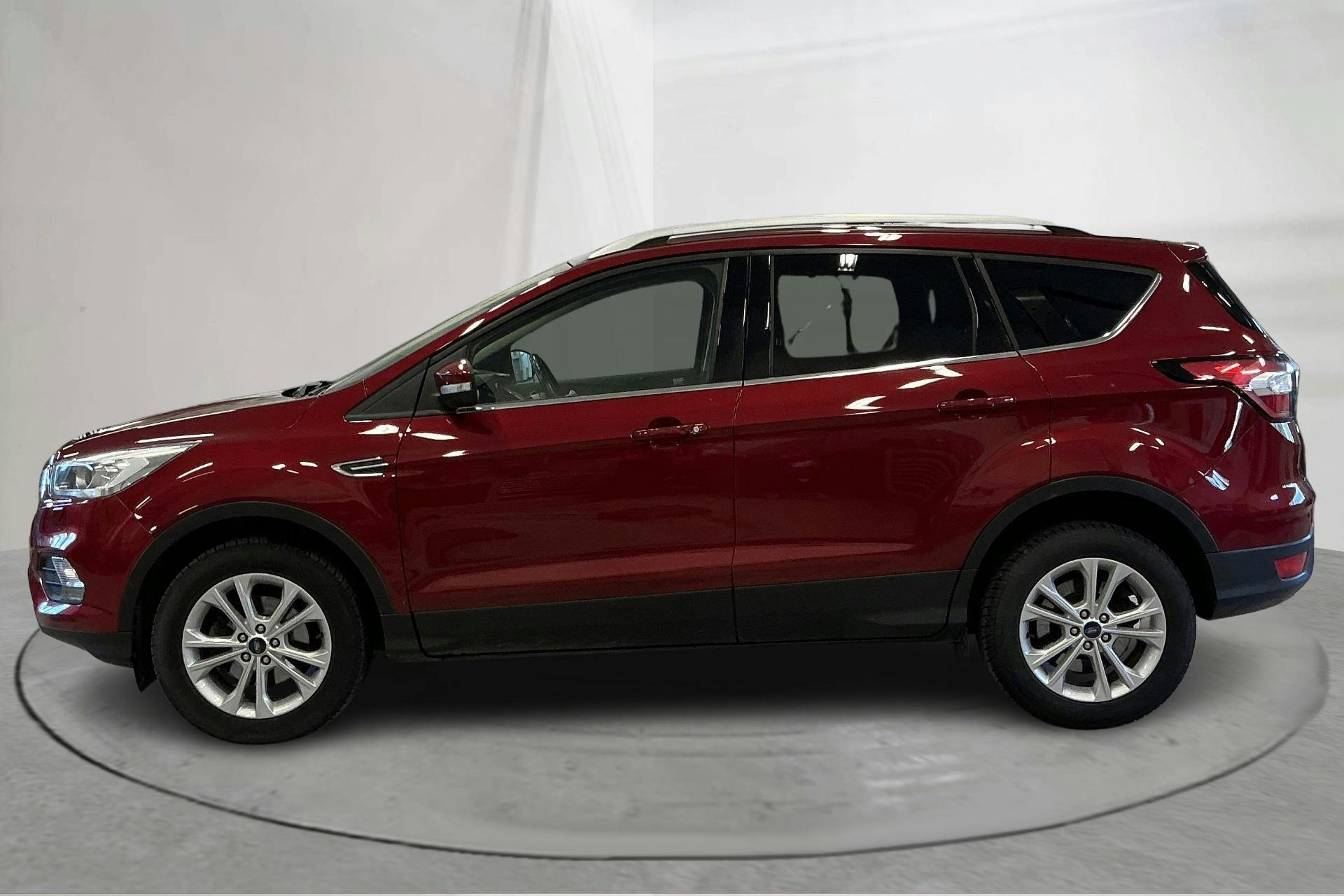 Presentationsfoto 2 av 11: Ford Kuga 1.5 EcoBoost 2WD (150hk) - 12 572 mil - Manuell - röd - 2018