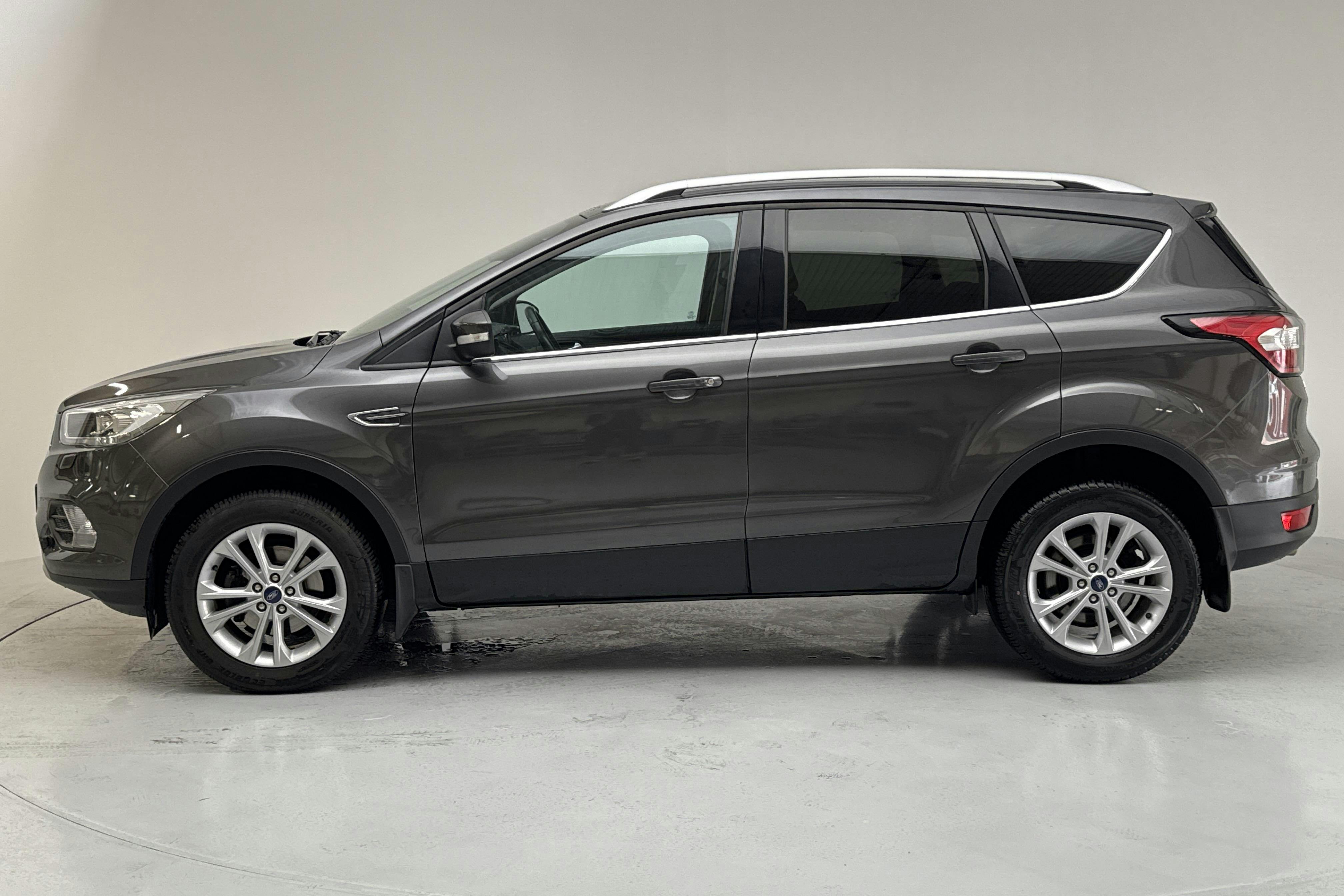 Presentationsfoto 2 av 14: Ford Kuga 1.5 EcoBoost E85 (150hk) - 8 350 mil - Automat - grå - 2020