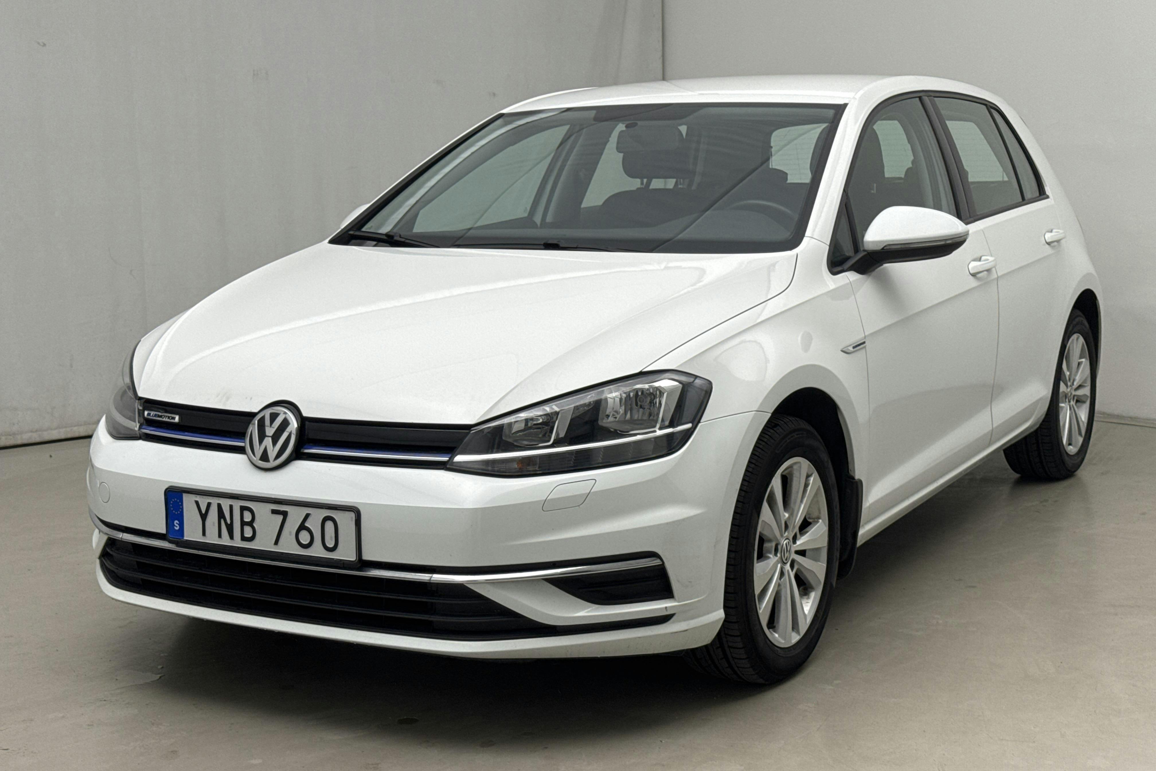 VW Golf VII 1.4 TGI 5dr (110hk) - 6 199 mil - Manuell - vit - 2018