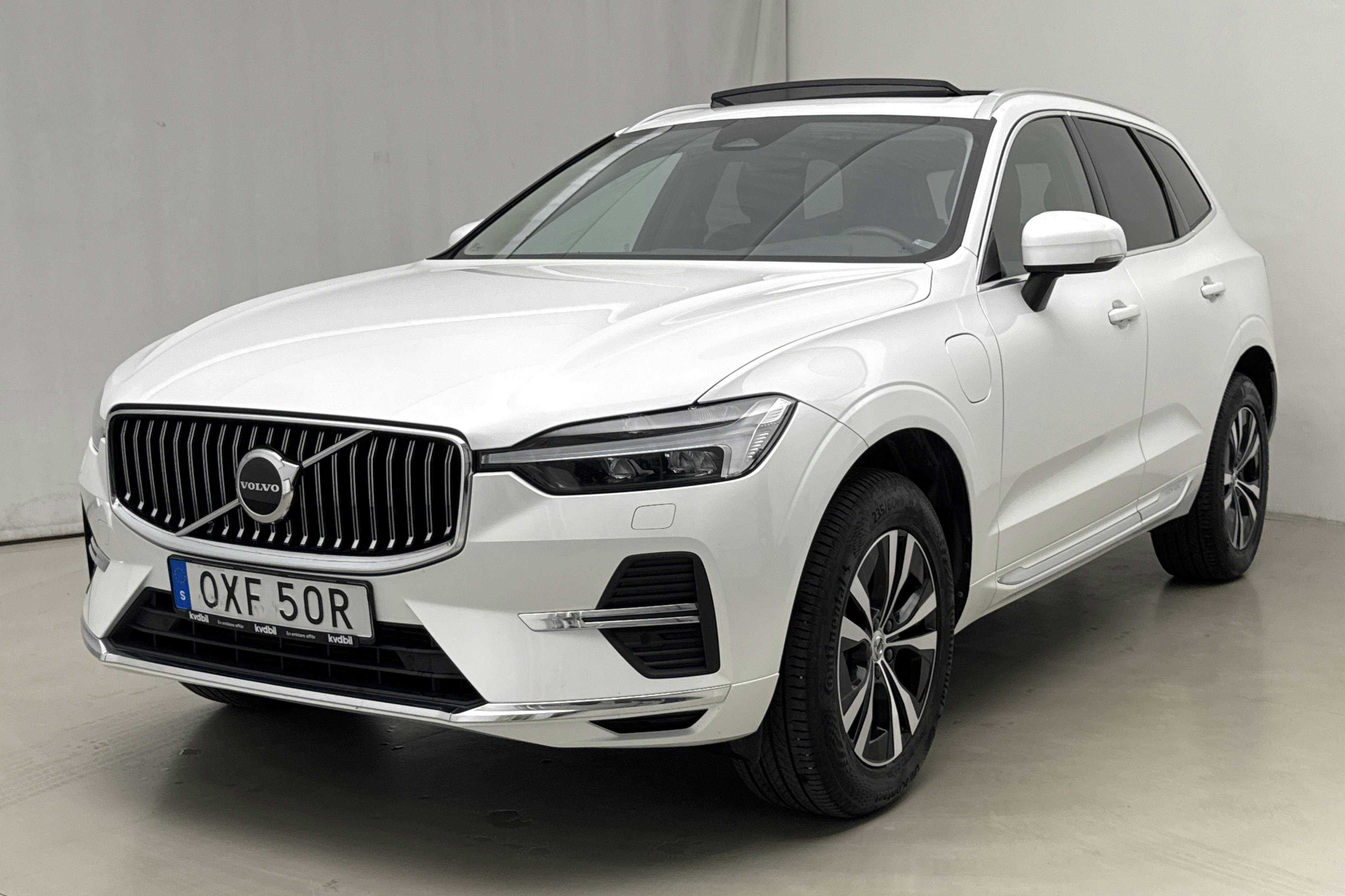 Volvo XC60 T6 AWD Recharge (350hk) - 10 975 mil - Automat - vit - 2023