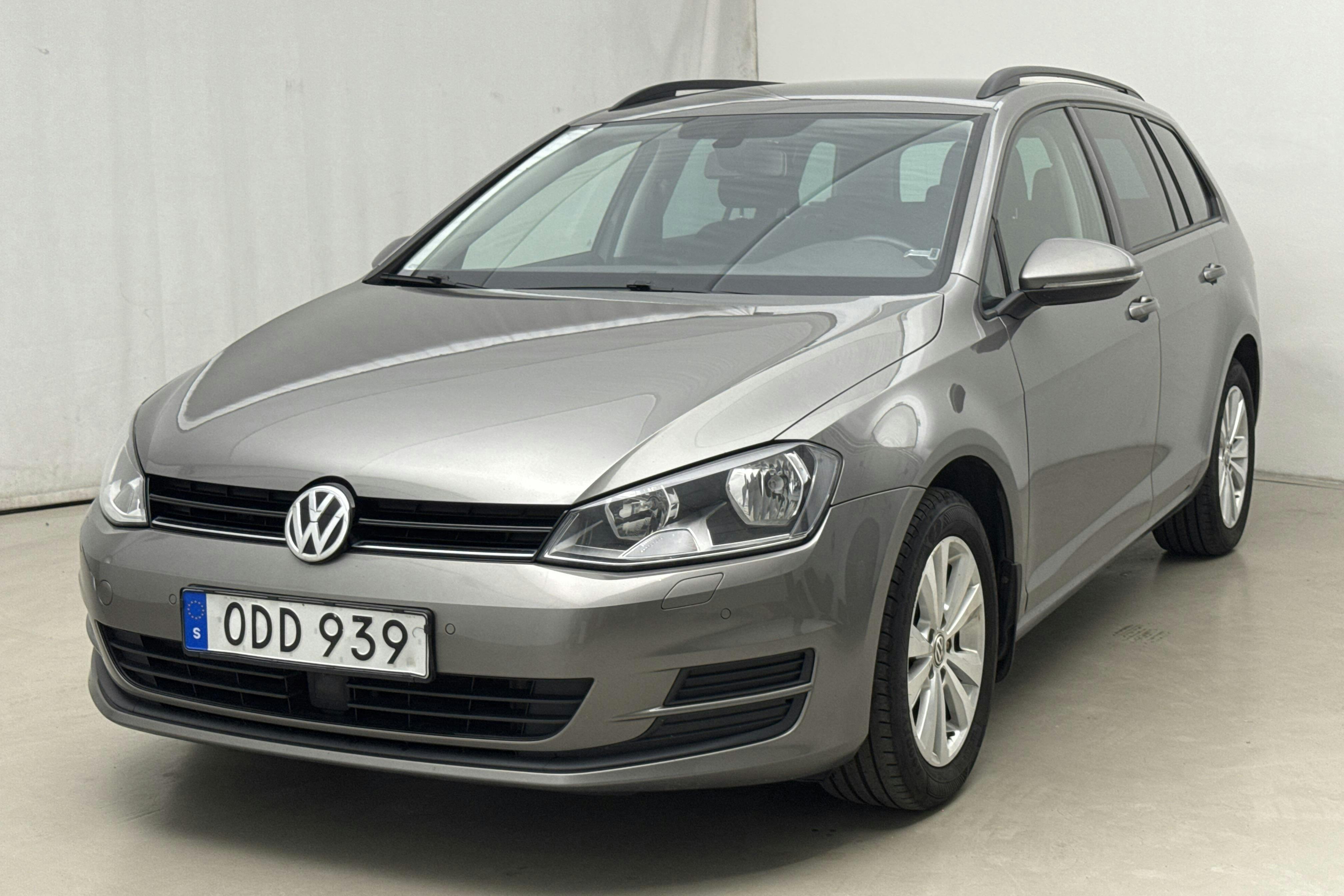 VW Golf VII 1.2 TSI Sportscombi (110hk) - 14 937 mil - Manuell - grå - 2017
