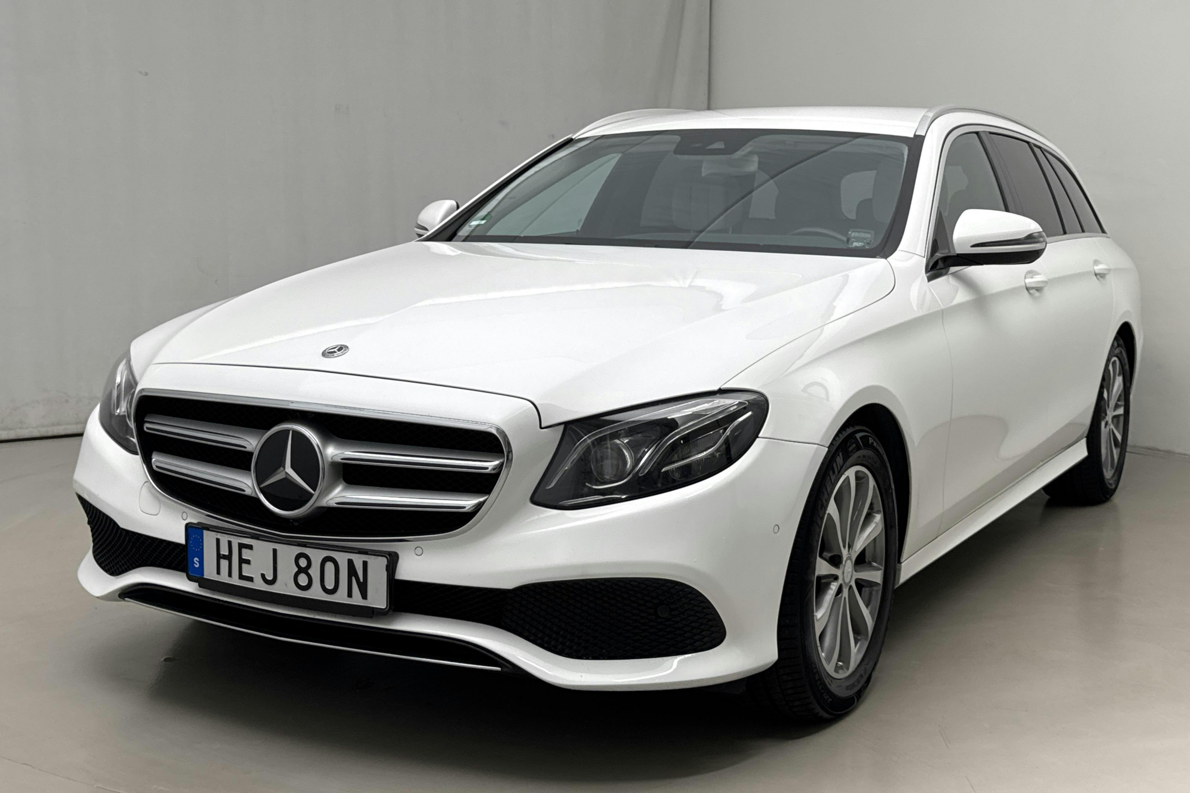 Mercedes E 220 d 4MATIC Kombi S213 (194hk) - 22 698 mil - Automat - vit - 2017