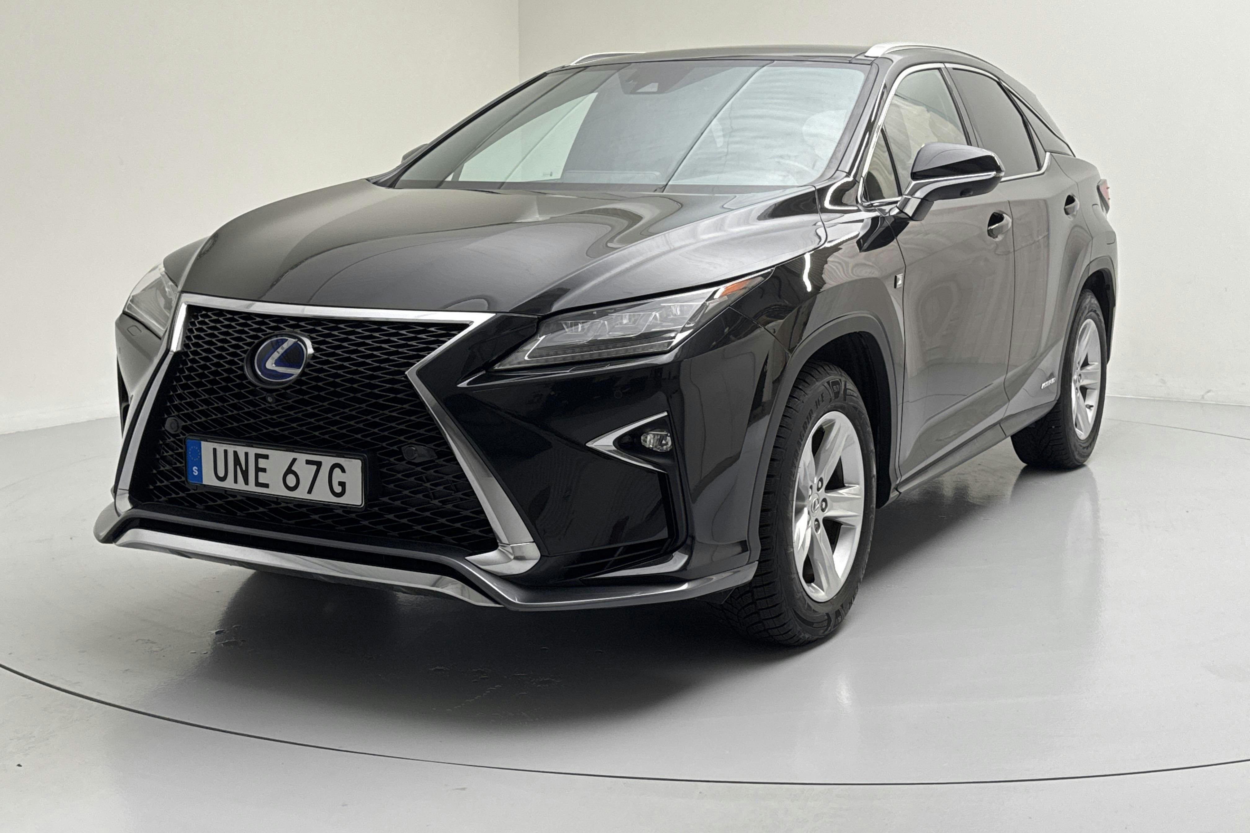 Lexus RX 450h AWD (313hk) - 16 777 mil - Automat - svart - 2019