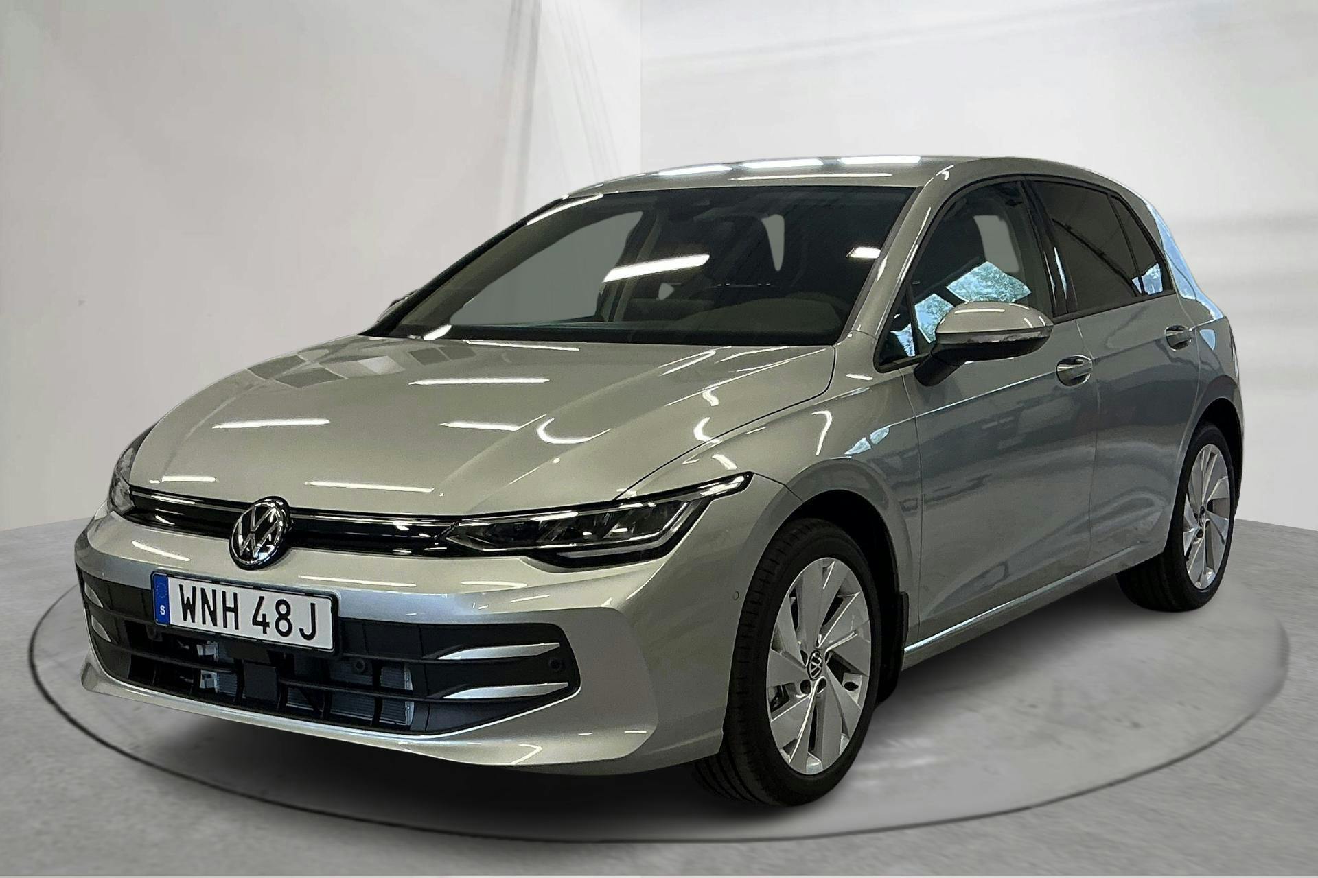 VOLKSWAGEN Golf 1.5 TSI (150hk) - 4 mil - Manuell - silver - 2025