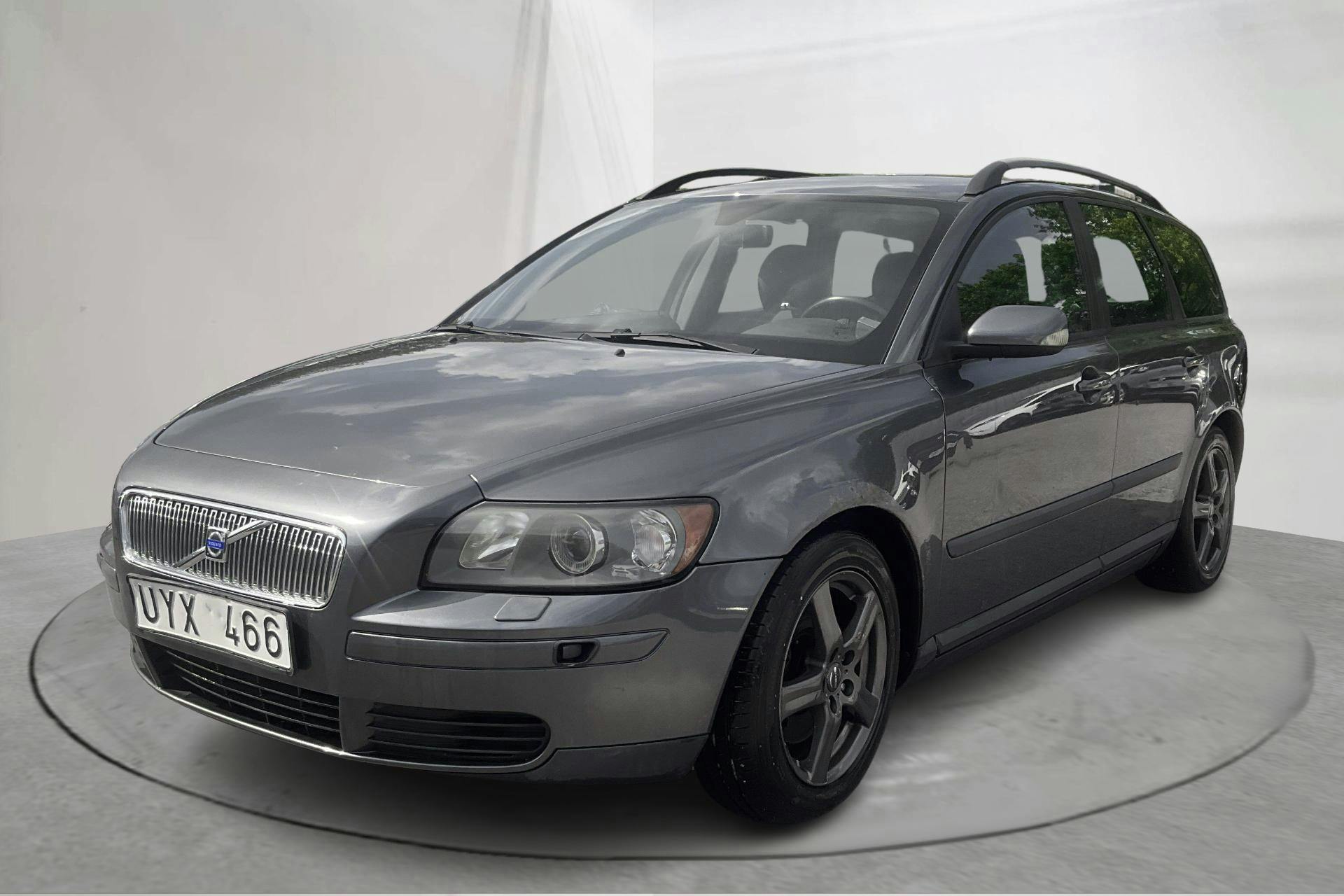 Volvo V50 2.4 (140hk) - 19 627 mil - Manuell - grå - 2004
