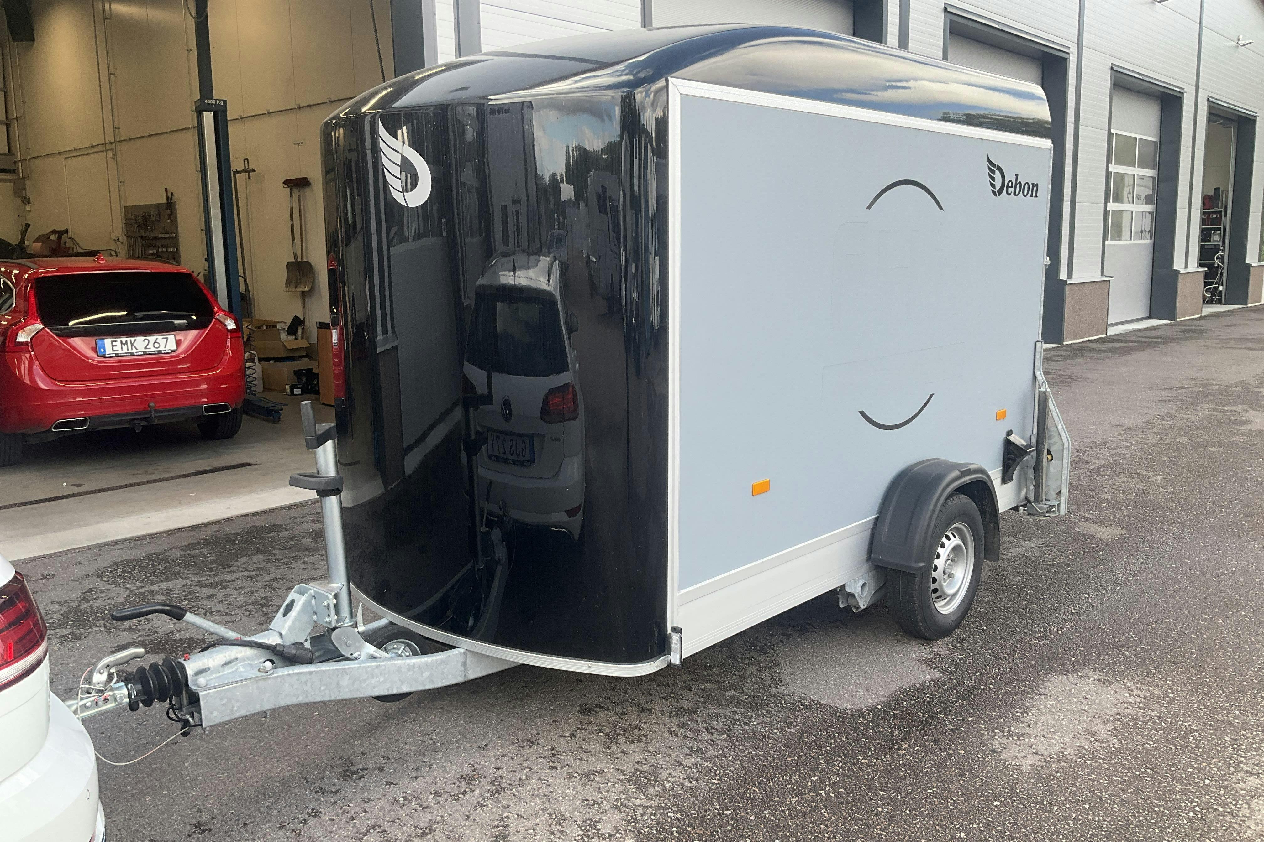 Debon C300 Skåpsläpvagn Släpvagn - 0 km - 2023