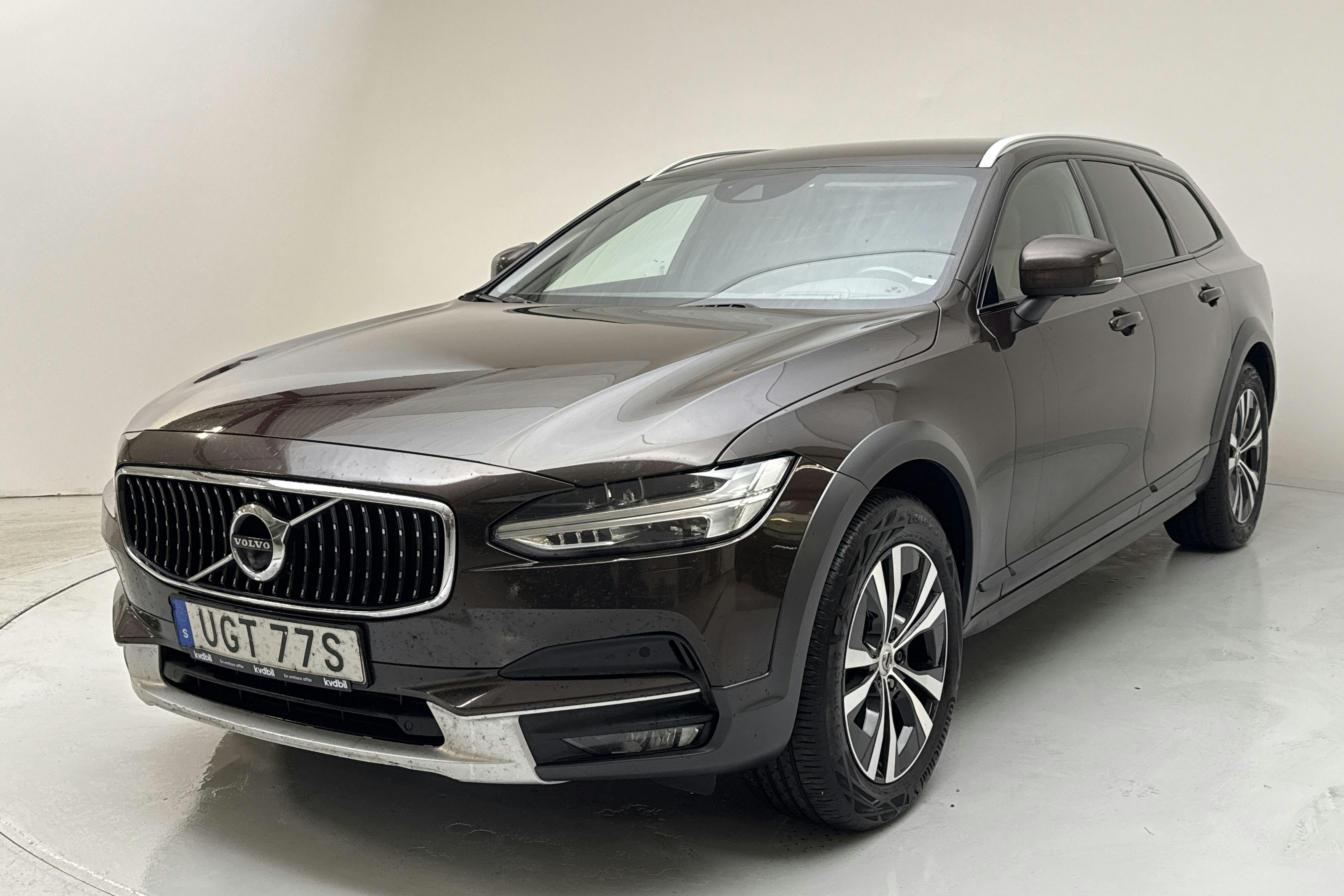 Volvo V90 D4 Cross Country AWD (190hk) - 266 900 km - Automatic - Dark Brown - 2020