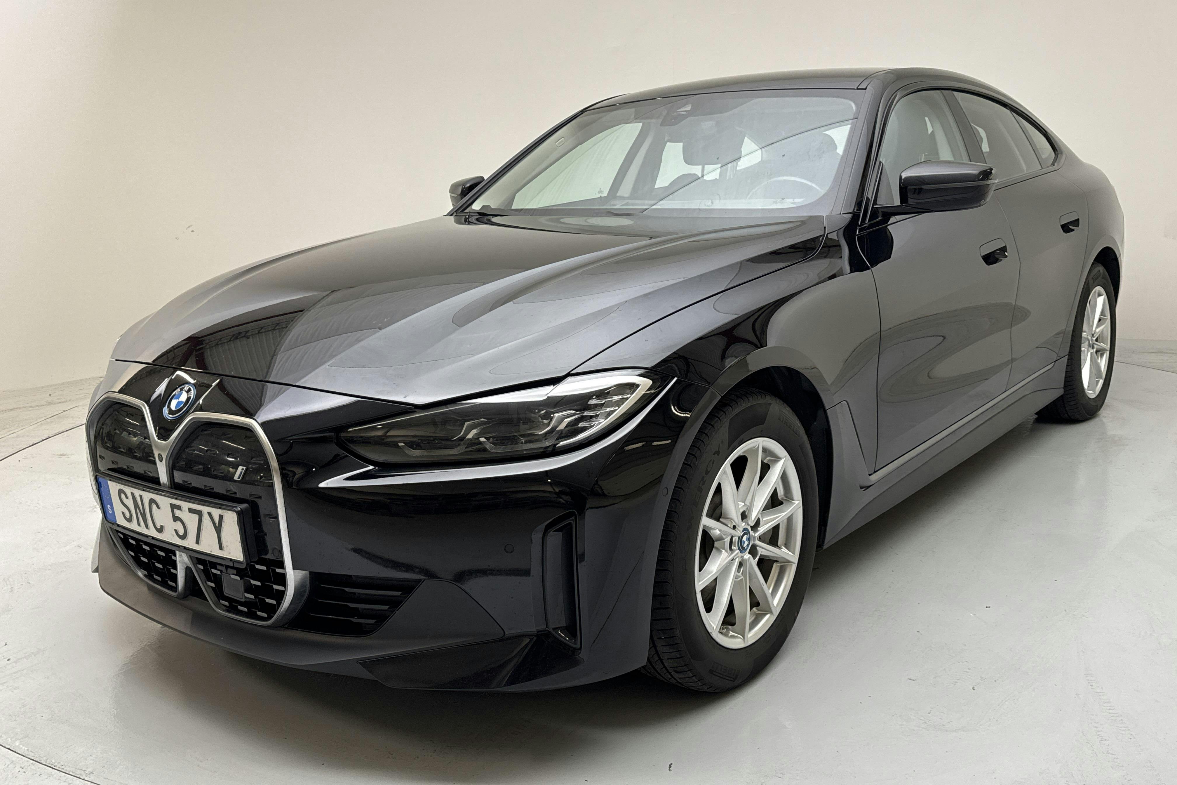 BMW i4 eDrive40, G26 (340hk) - 129 350 km - Automaatne - must - 2024