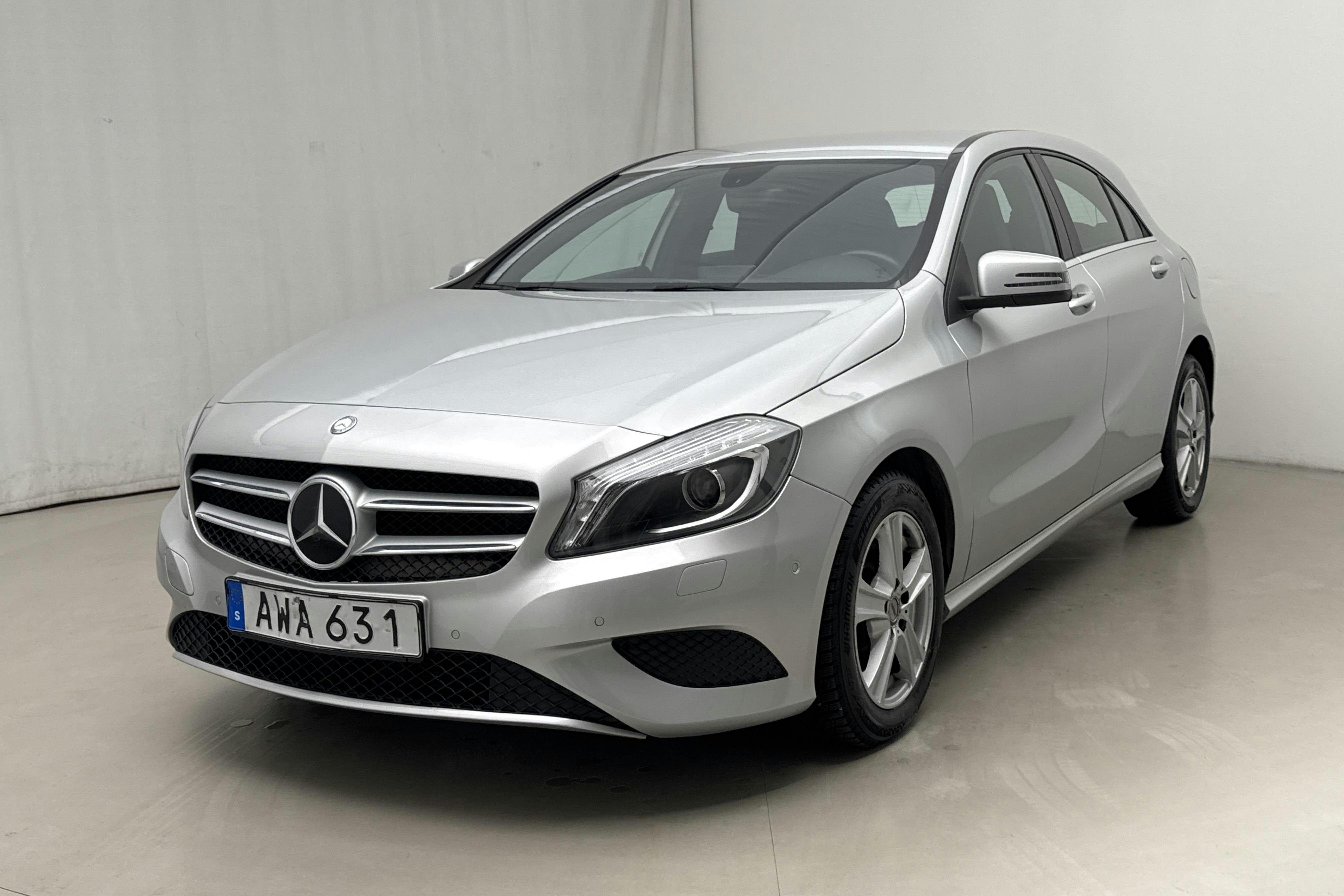 Mercedes A 180 5dr W176 (122hk) - 82 510 km - Automatic - silver - 2013