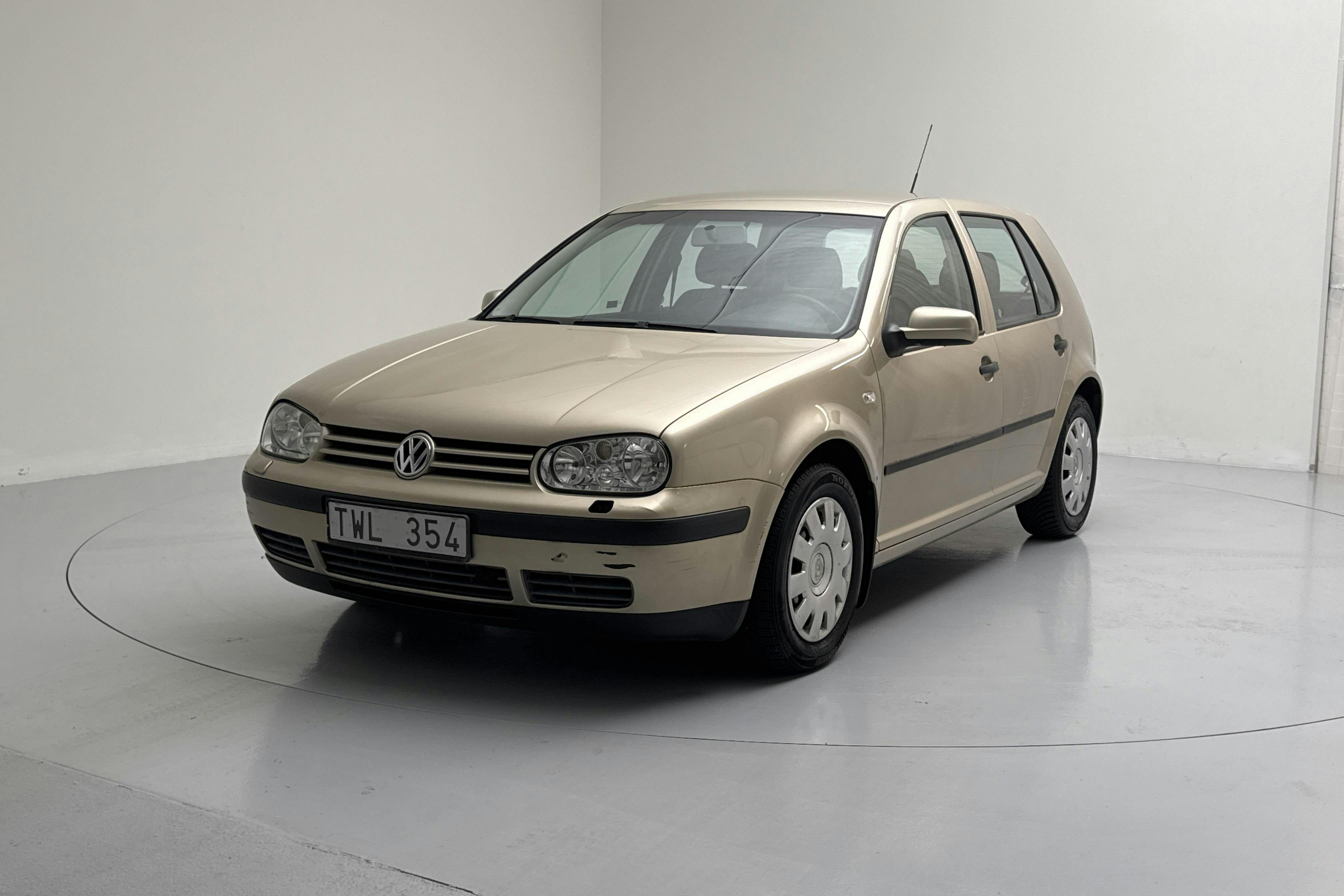 VW Golf IV 1.6 5dr (105hk) - 94 410 km - Manuaalinen - Light Brown - 2003