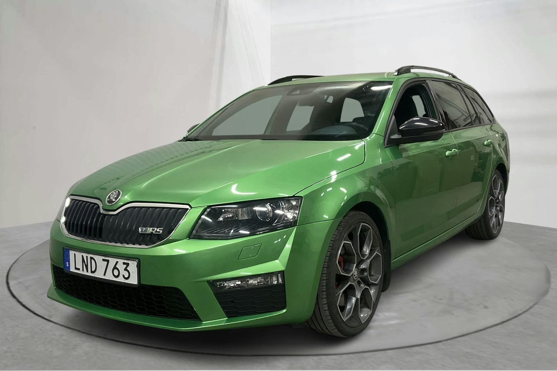 Skoda Octavia III 2.0 TDI RS Combi (184hk) - 23 256 mil - Automat - grön - 2015