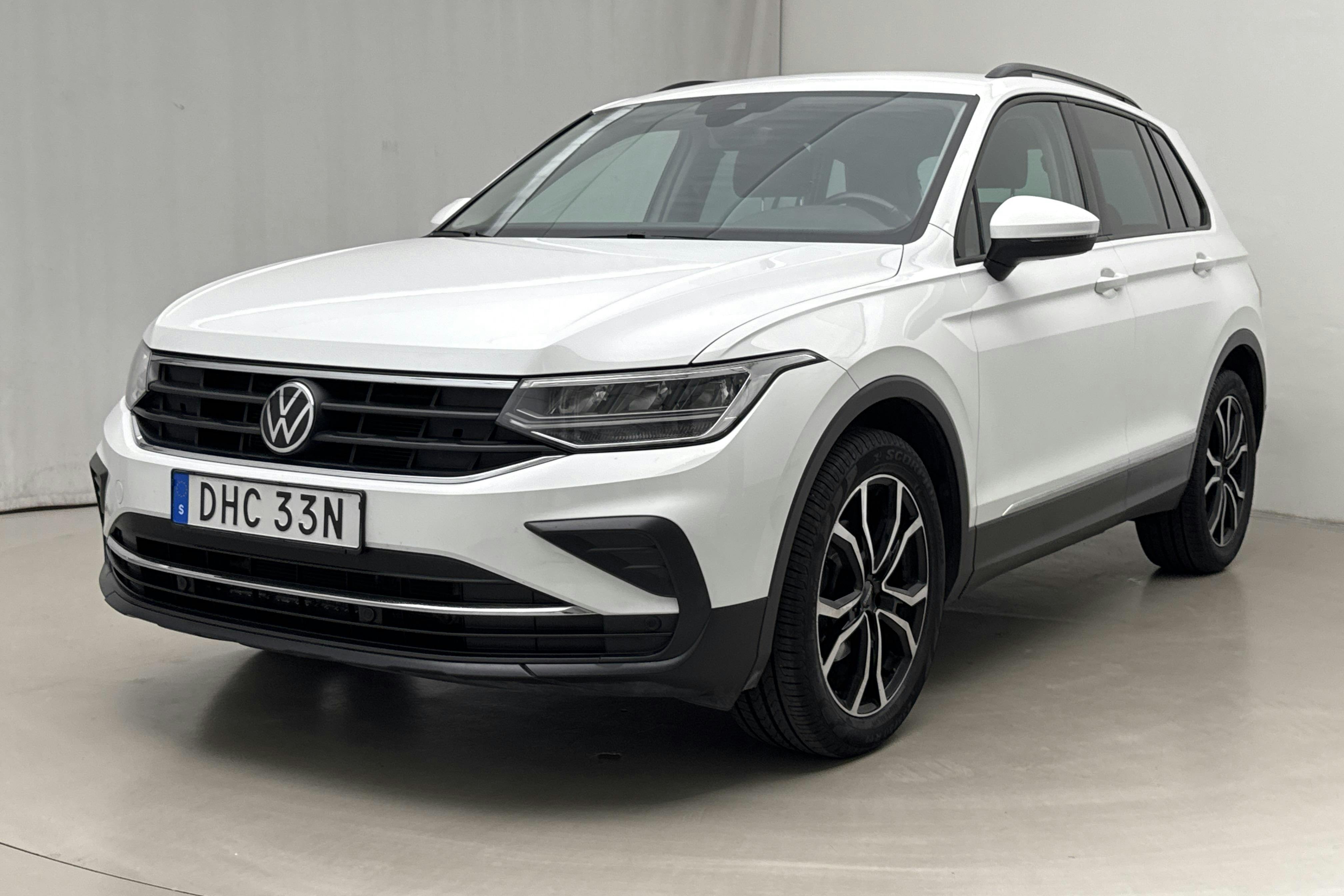 VW Tiguan 1.5 TSI (150hk) - 6 449 mil - Automat - vit - 2022