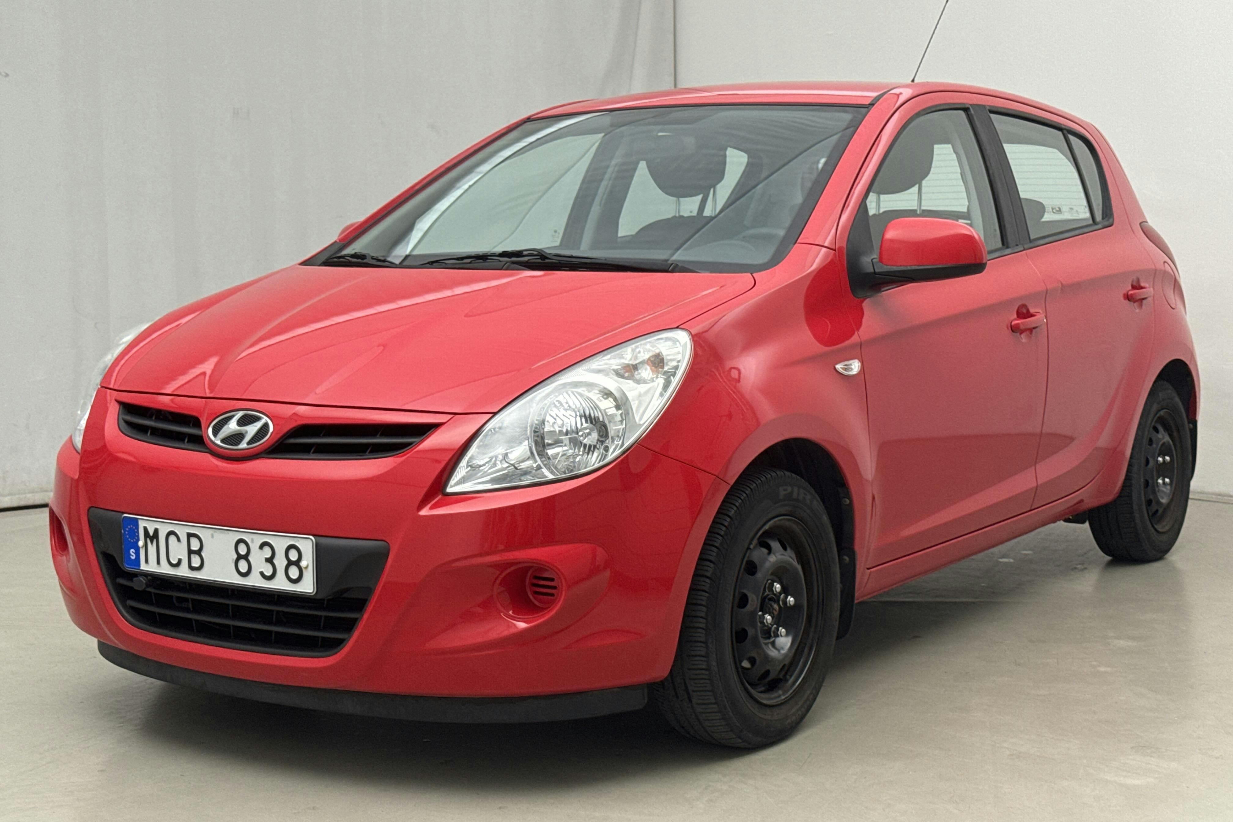 Hyundai i20 1.2 (78hk) - 50 920 km - Manual - red - 2012
