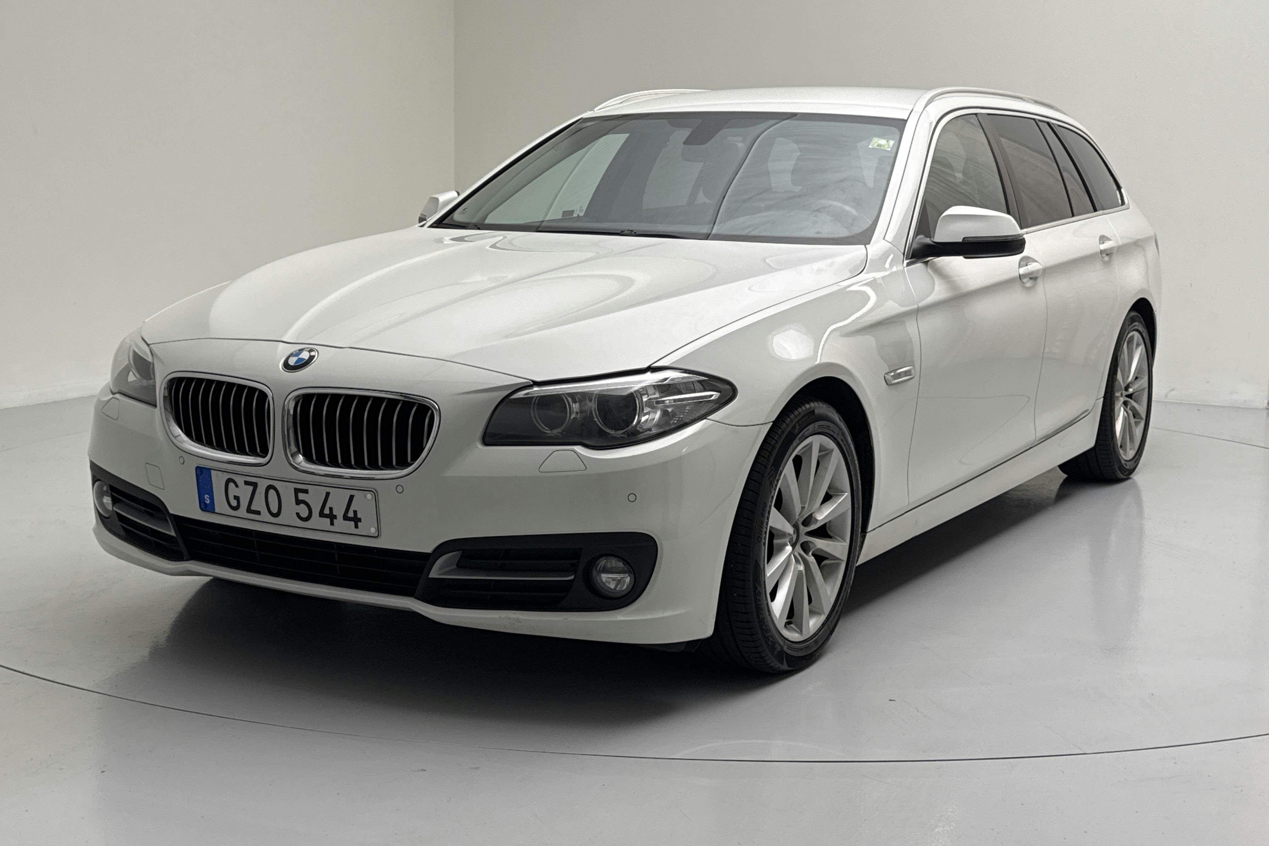 BMW 520d Touring, F11 (190hk) - 19 264 mil - Automat - vit - 2017