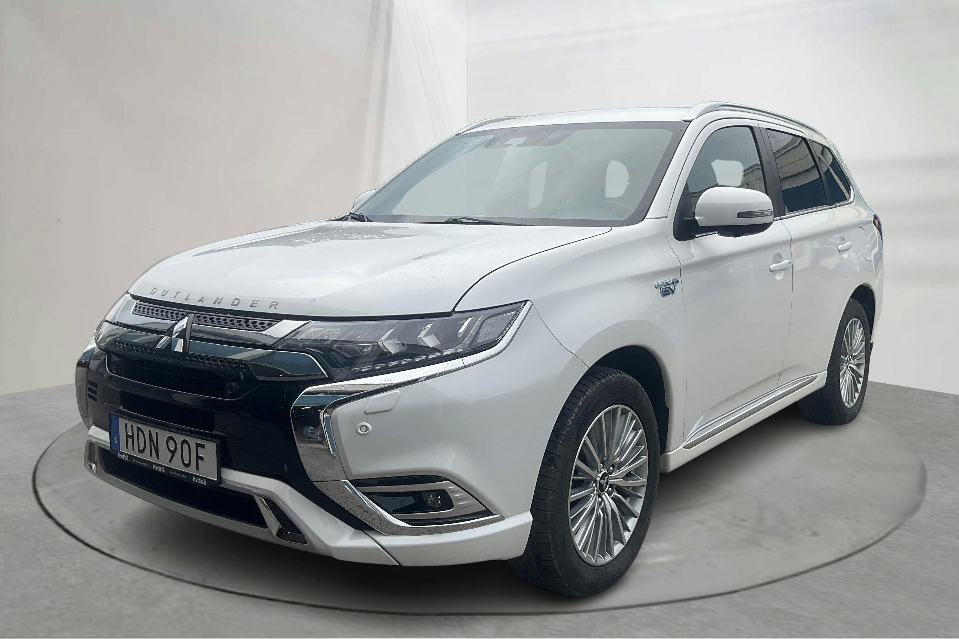 Mitsubishi Outlander 2.4 Plug-in Hybrid 4WD (136hk) - 9 990 mil - Automat - vit - 2019