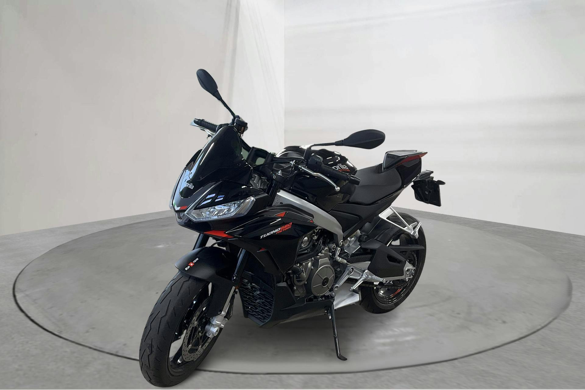 aprilia TUONO 660 FACTORY Motorcykel - 123 mil - Manuell - svart - 2023