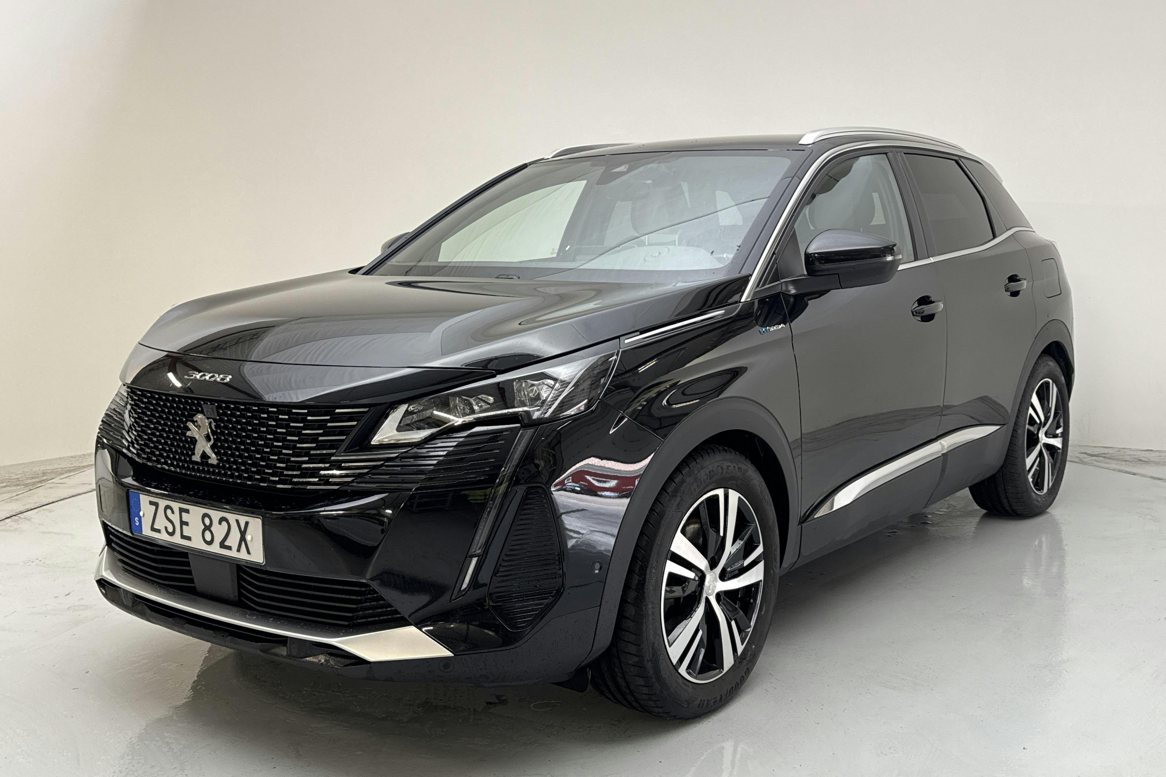 Peugeot 3008 1.6 Plug-in Hybrid 4 (300hk) - 78 740 km - Automatic - black - 2021